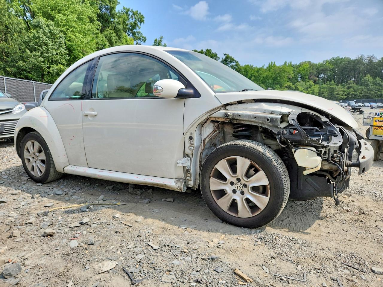2009 Volkswagen New Beetle S White vin: 3VWRG31C09M515858