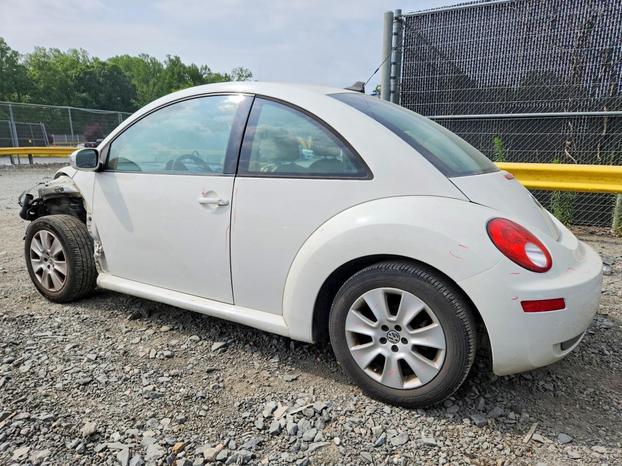 2009 Volkswagen New Beetle S White vin: 3VWRG31C09M515858