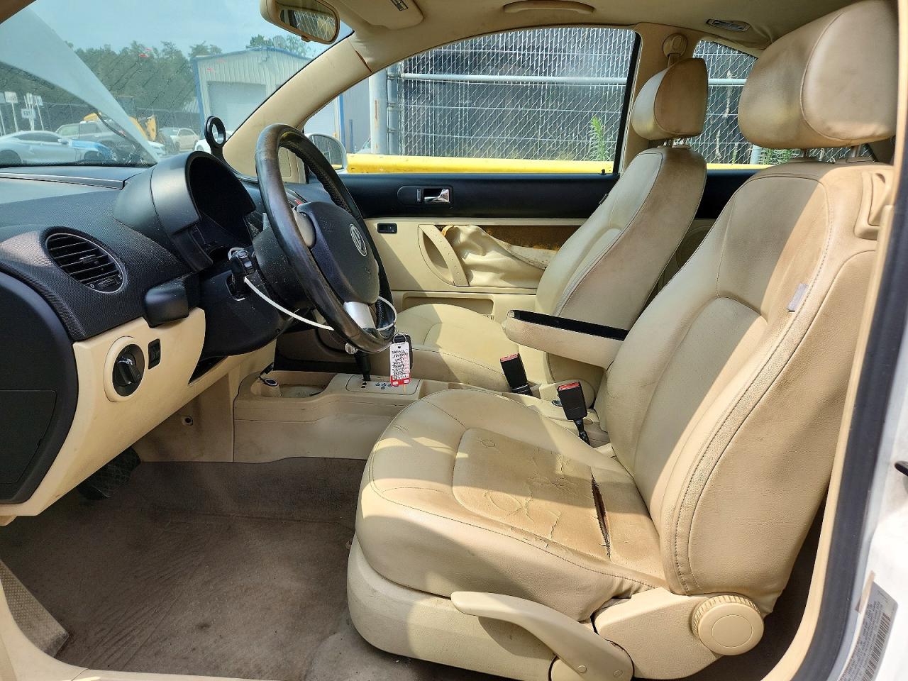 2009 Volkswagen New Beetle S White vin: 3VWRG31C09M515858