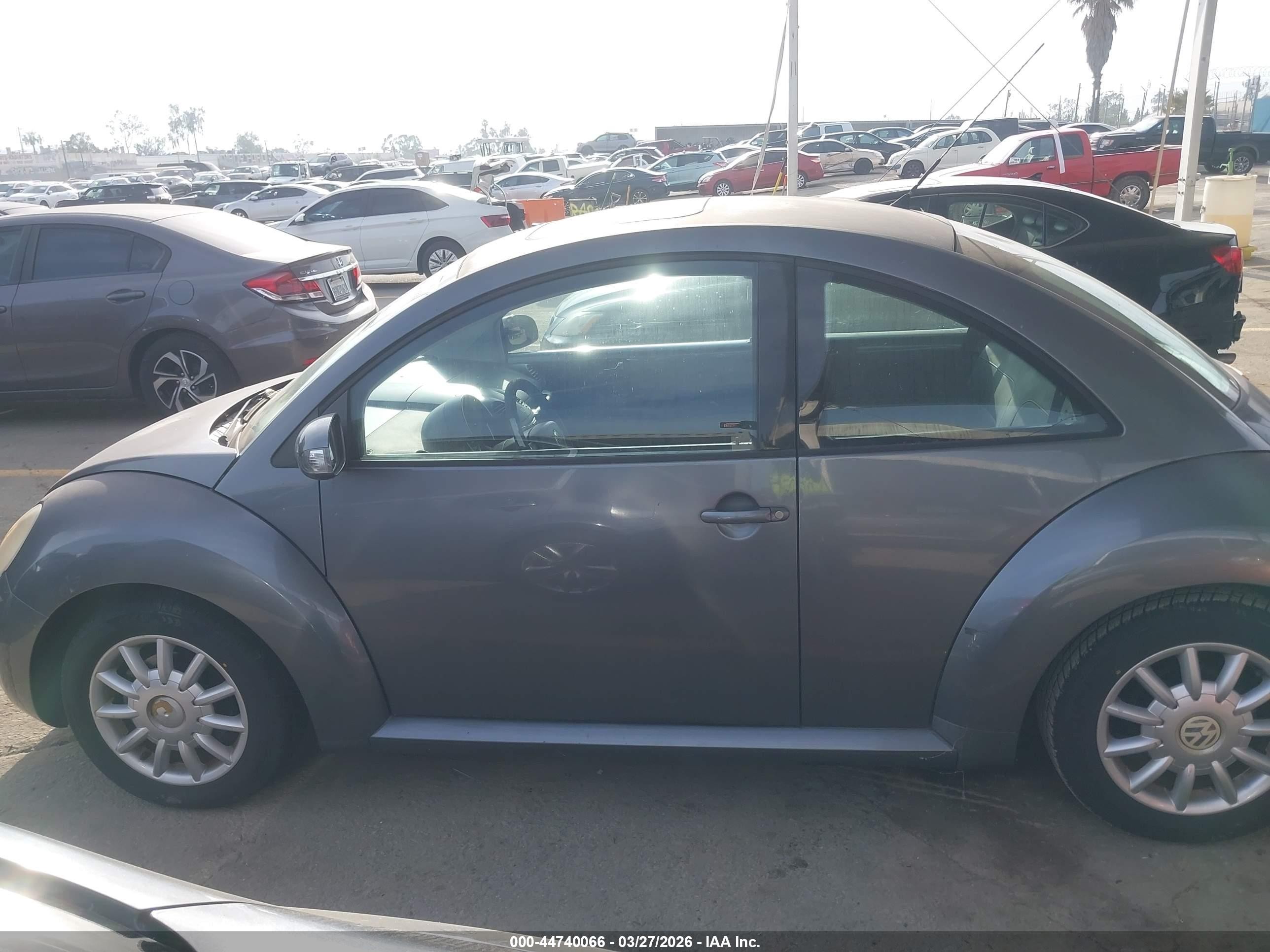 2006 Volkswagen New Beetle 2.5 Gray vin: 3VWRG31C36M416561