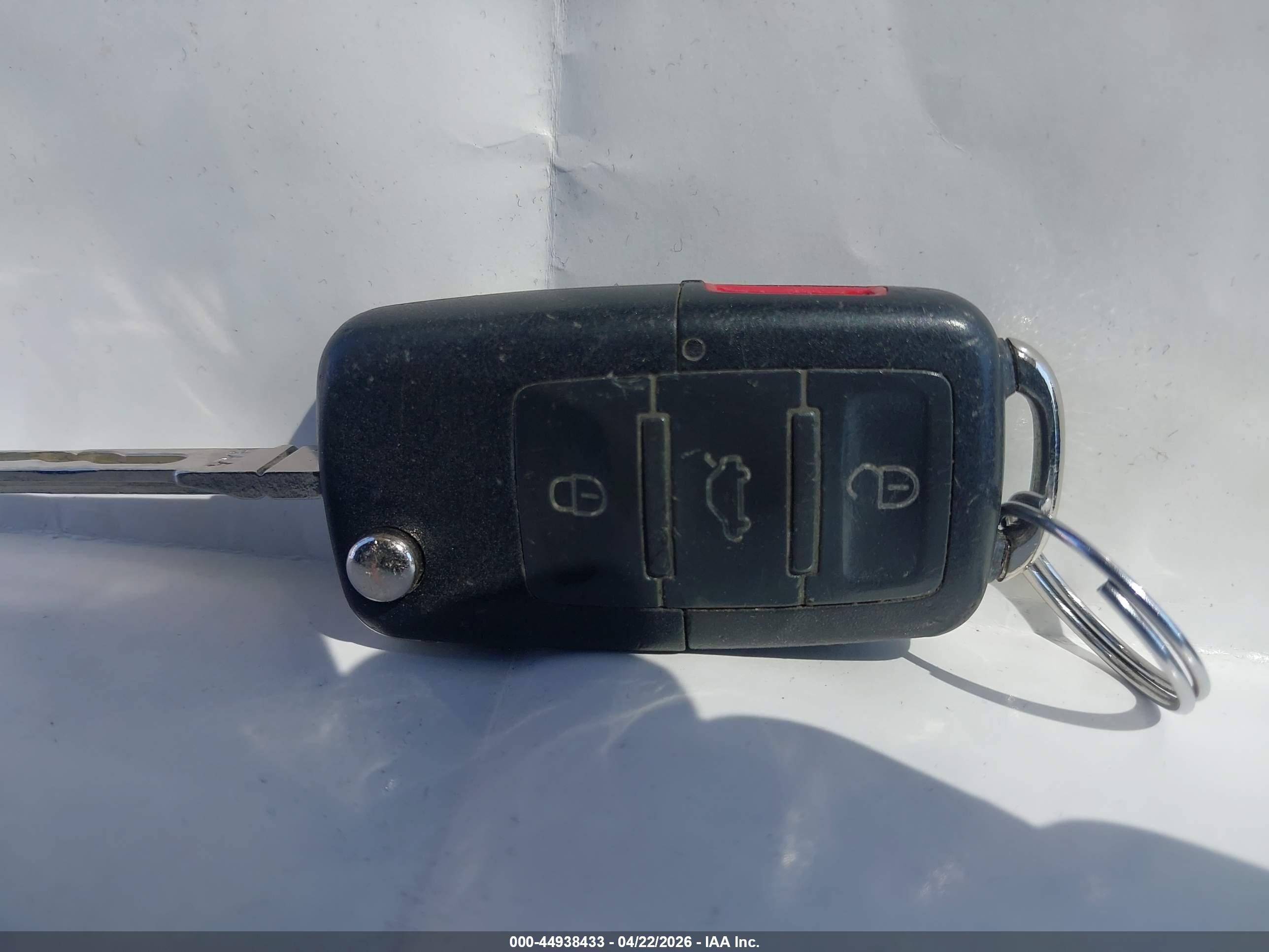 2008 Volkswagen New Beetle S Yellow vin: 3VWRG31C58M517992