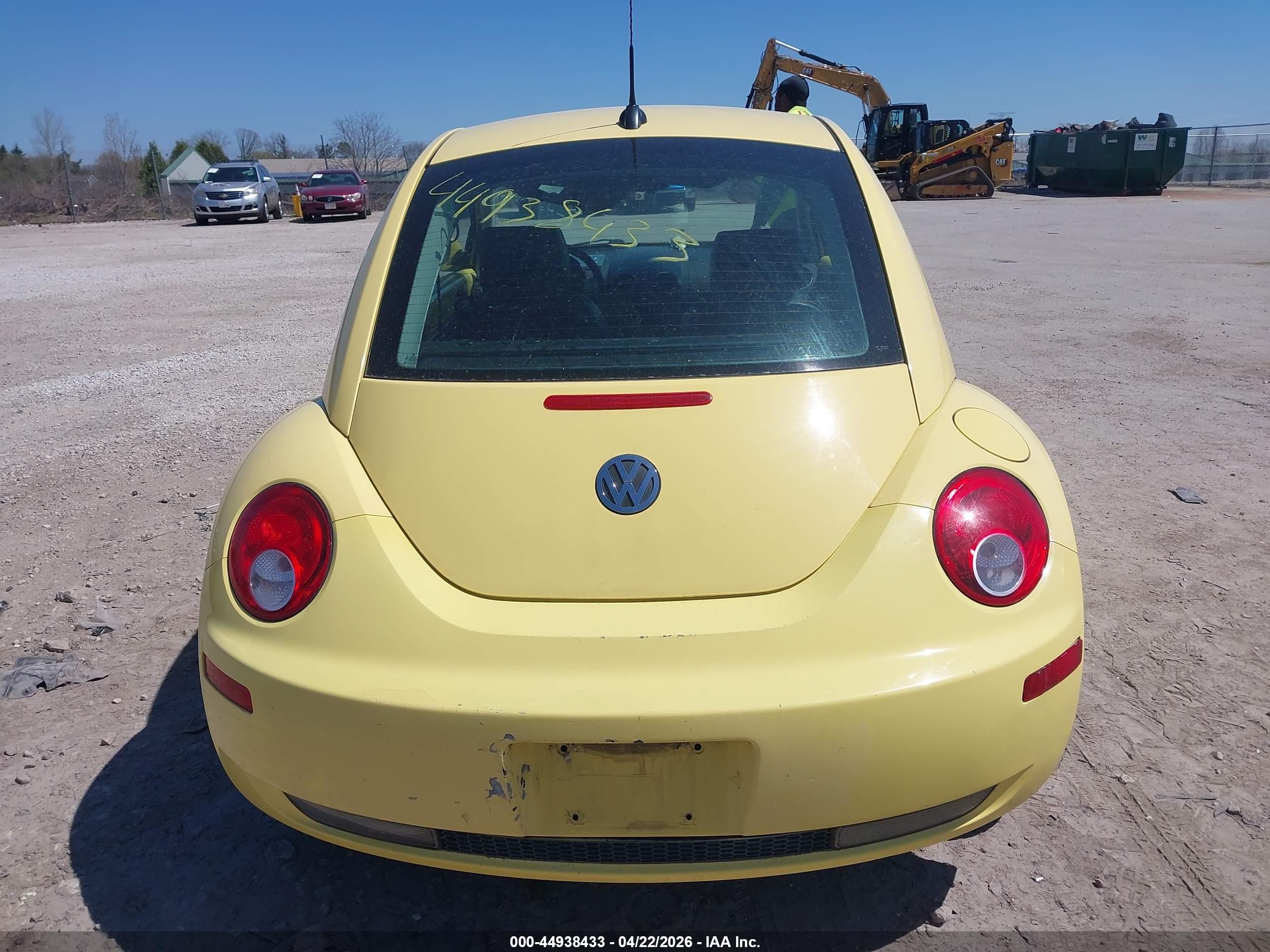 2008 Volkswagen New Beetle S Yellow vin: 3VWRG31C58M517992