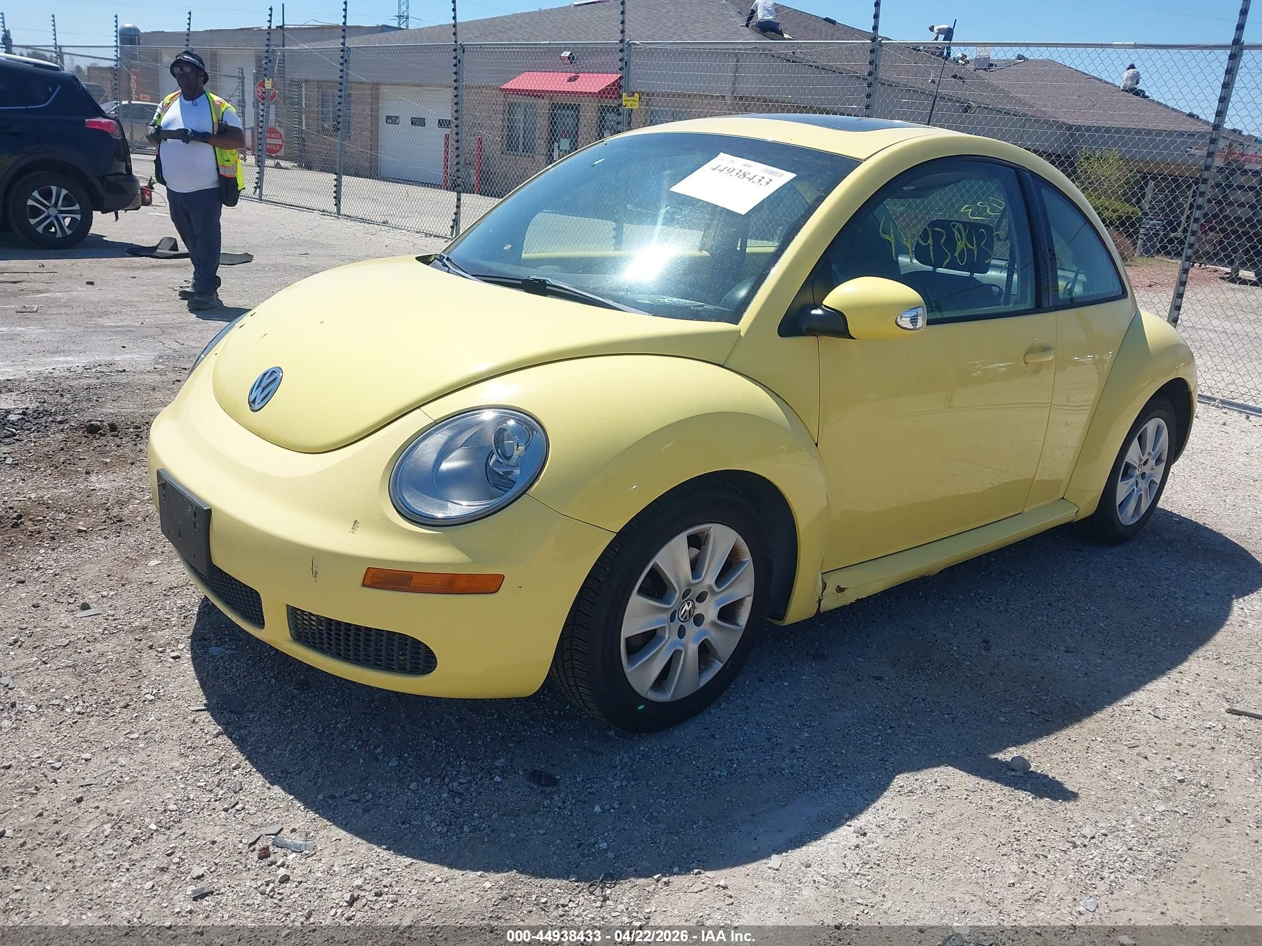 2008 Volkswagen New Beetle S Yellow vin: 3VWRG31C58M517992