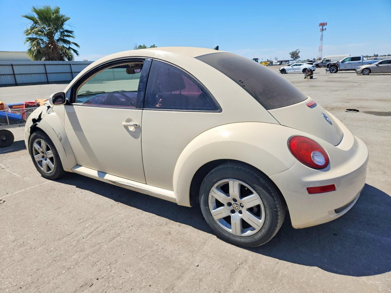 2007 Volkswagen New Beetle 2.5l Option Package 1 White vin: 3VWRG31C67M504389