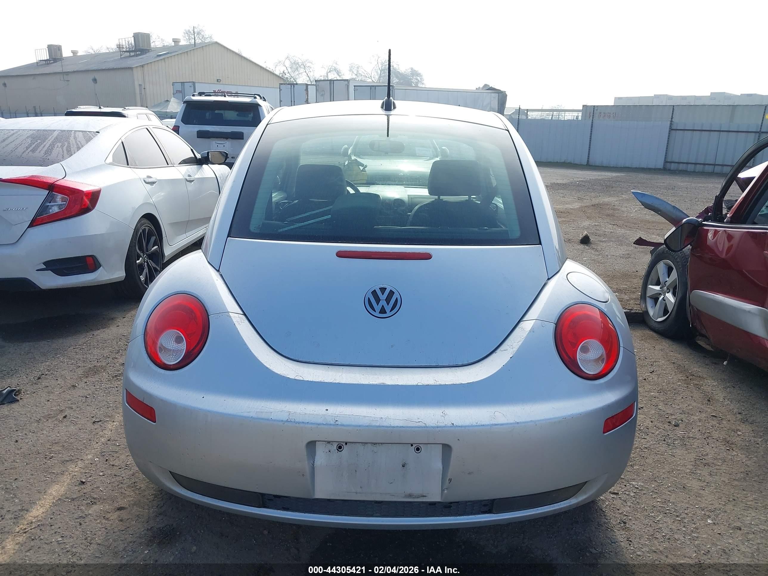 2008 Volkswagen New Beetle S/se Silver vin: 3VWRG31C78M520666