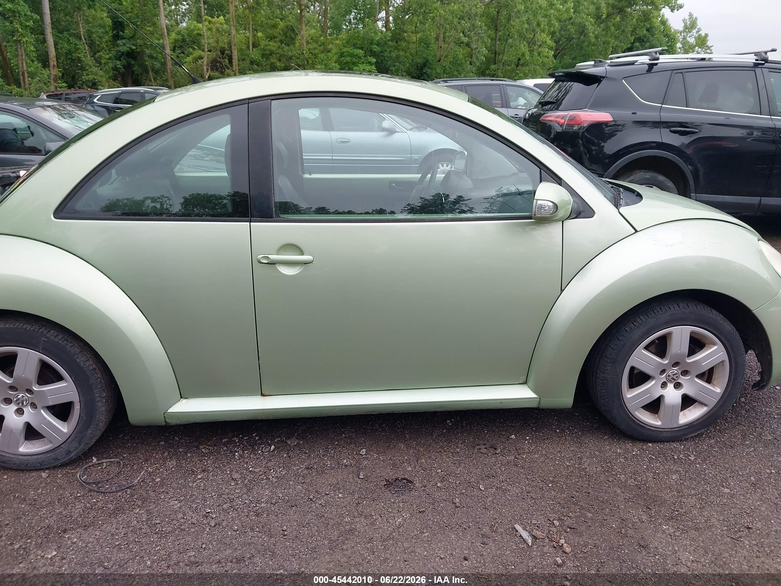 2007 Volkswagen New Beetle 2.5 Green vin: 3VWRG31C97M510171