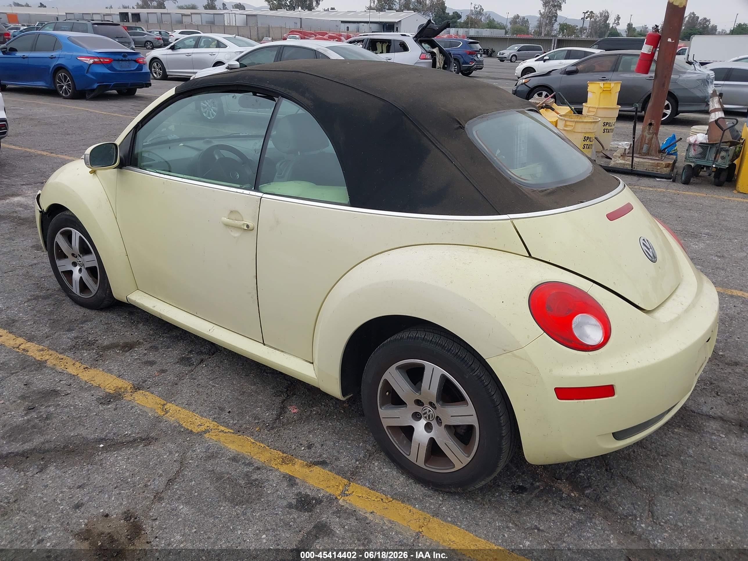 2006 Volkswagen New Beetle 2.5 Yellow vin: 3VWRG31Y06M316770