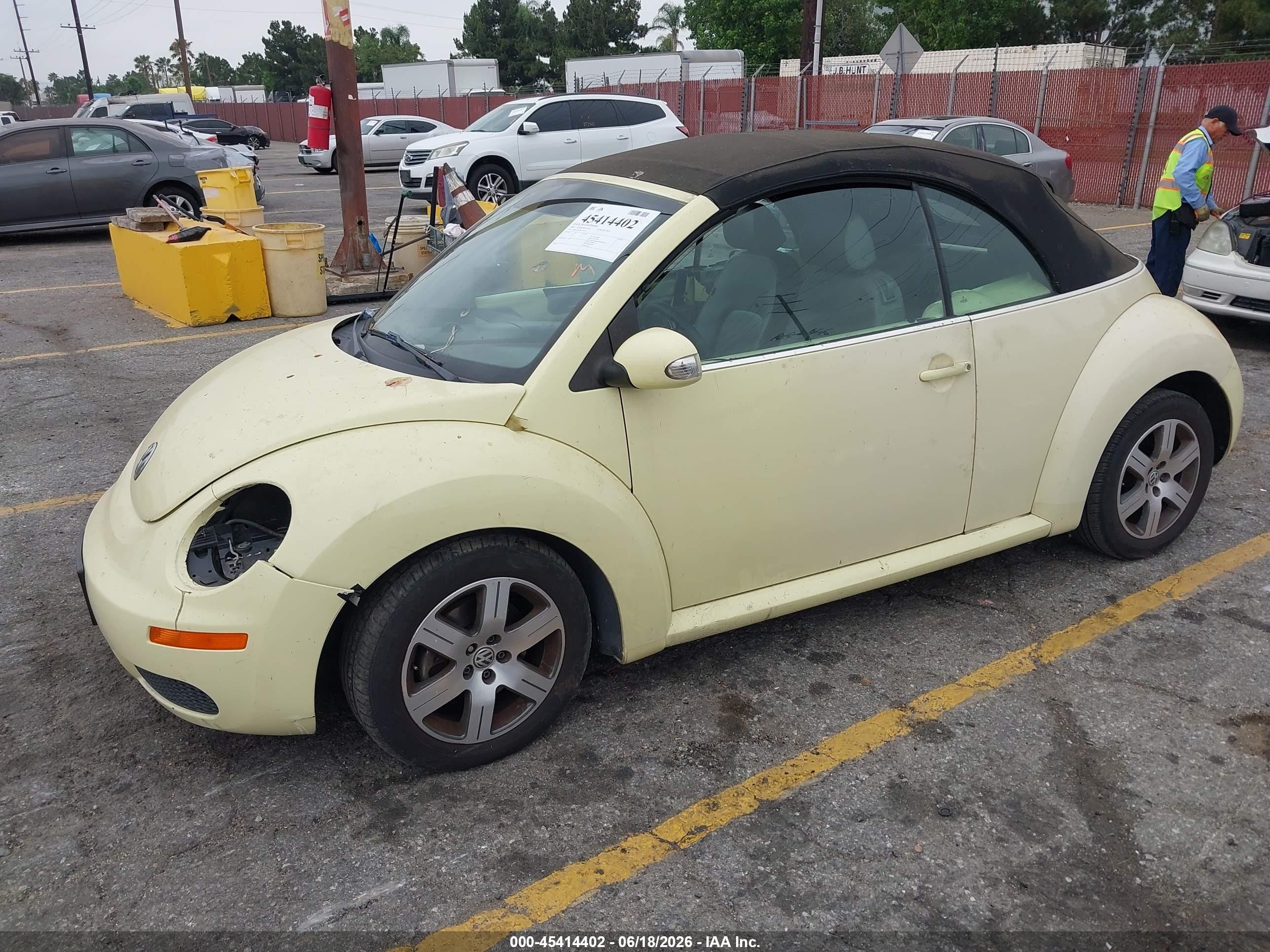 2006 Volkswagen New Beetle 2.5 Yellow vin: 3VWRG31Y06M316770