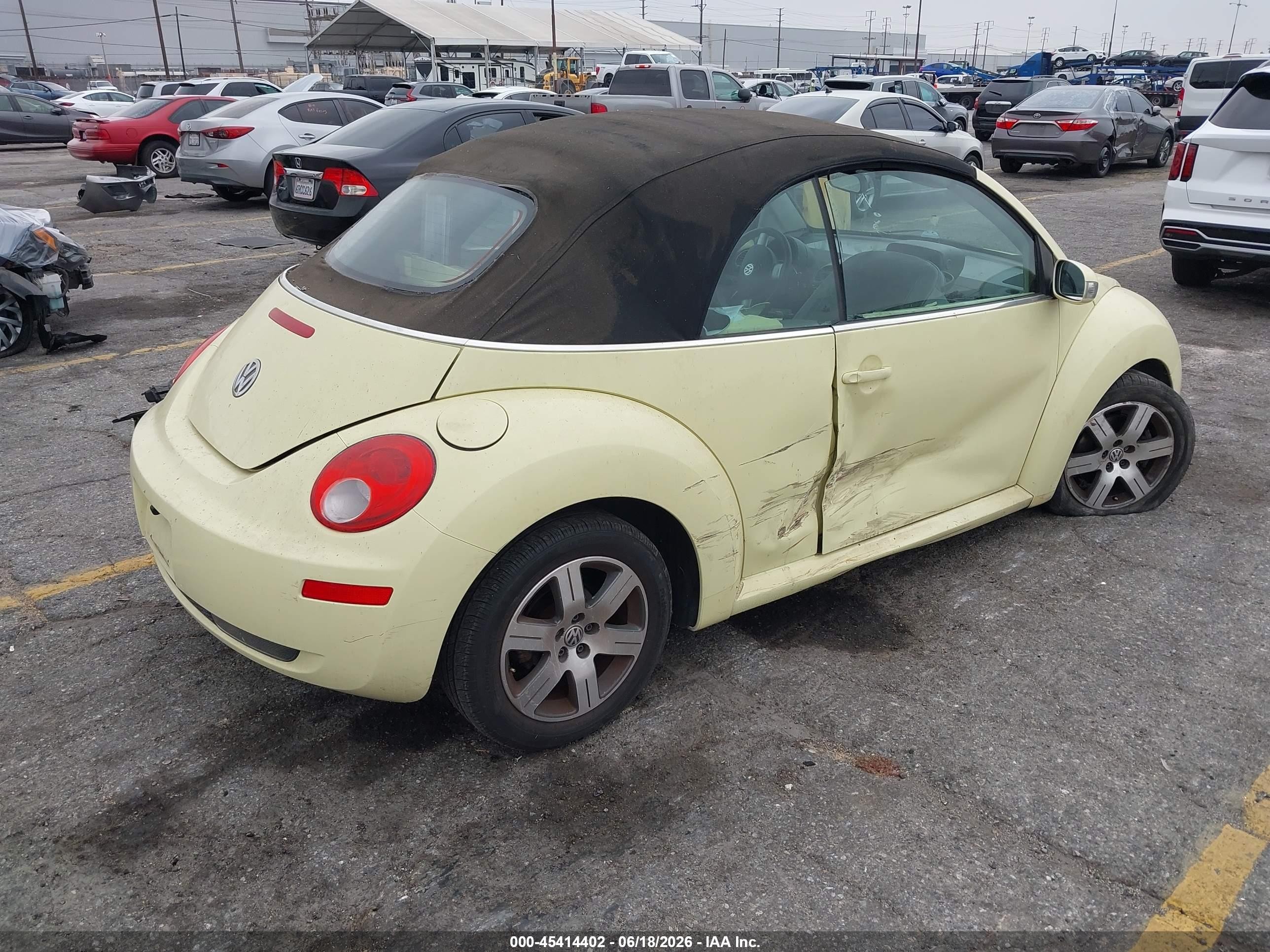 2006 Volkswagen New Beetle 2.5 Yellow vin: 3VWRG31Y06M316770