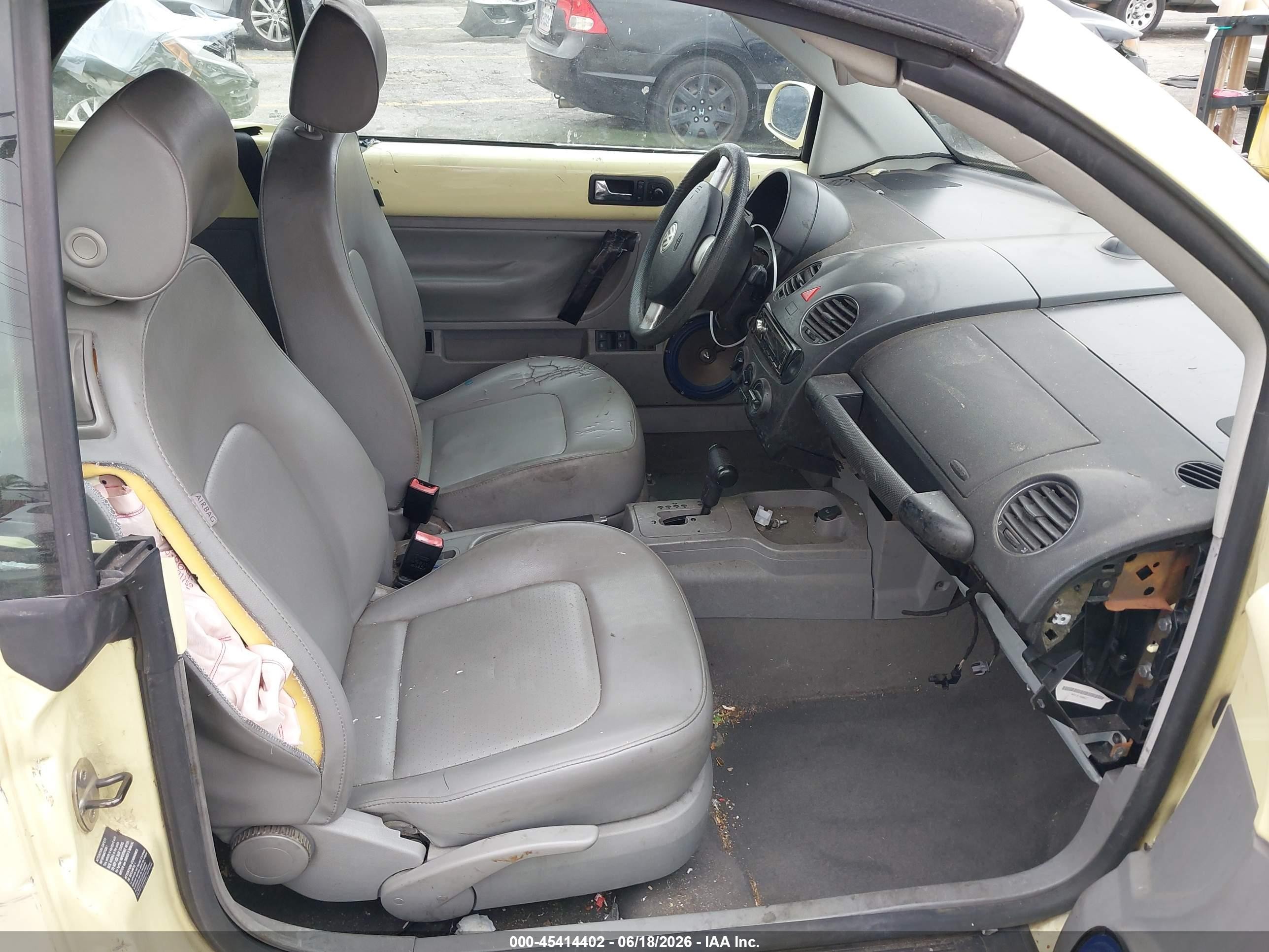 2006 Volkswagen New Beetle 2.5 Yellow vin: 3VWRG31Y06M316770