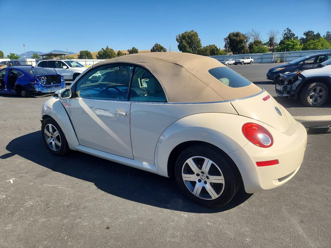 2006 Volkswagen New Beetle Convertible Option Package 1 Beige vin: 3VWRG31Y06M320253
