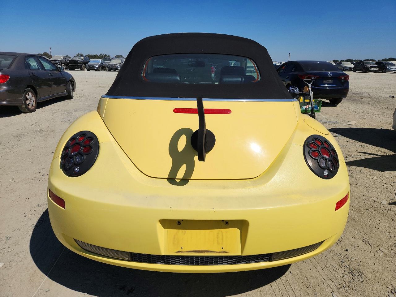 2008 Volkswagen New Beetle Convertible Se Yellow vin: 3VWRG31Y08M415804