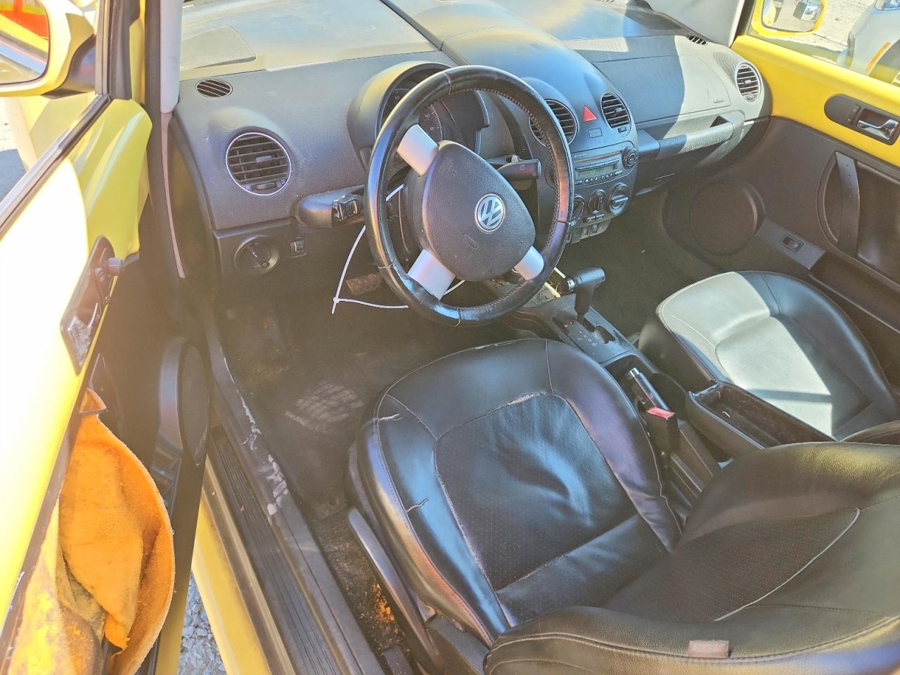 2008 Volkswagen New Beetle Convertible Se Yellow vin: 3VWRG31Y08M415804