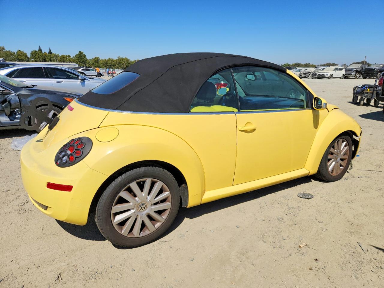 2008 Volkswagen New Beetle Convertible Se Yellow vin: 3VWRG31Y08M415804