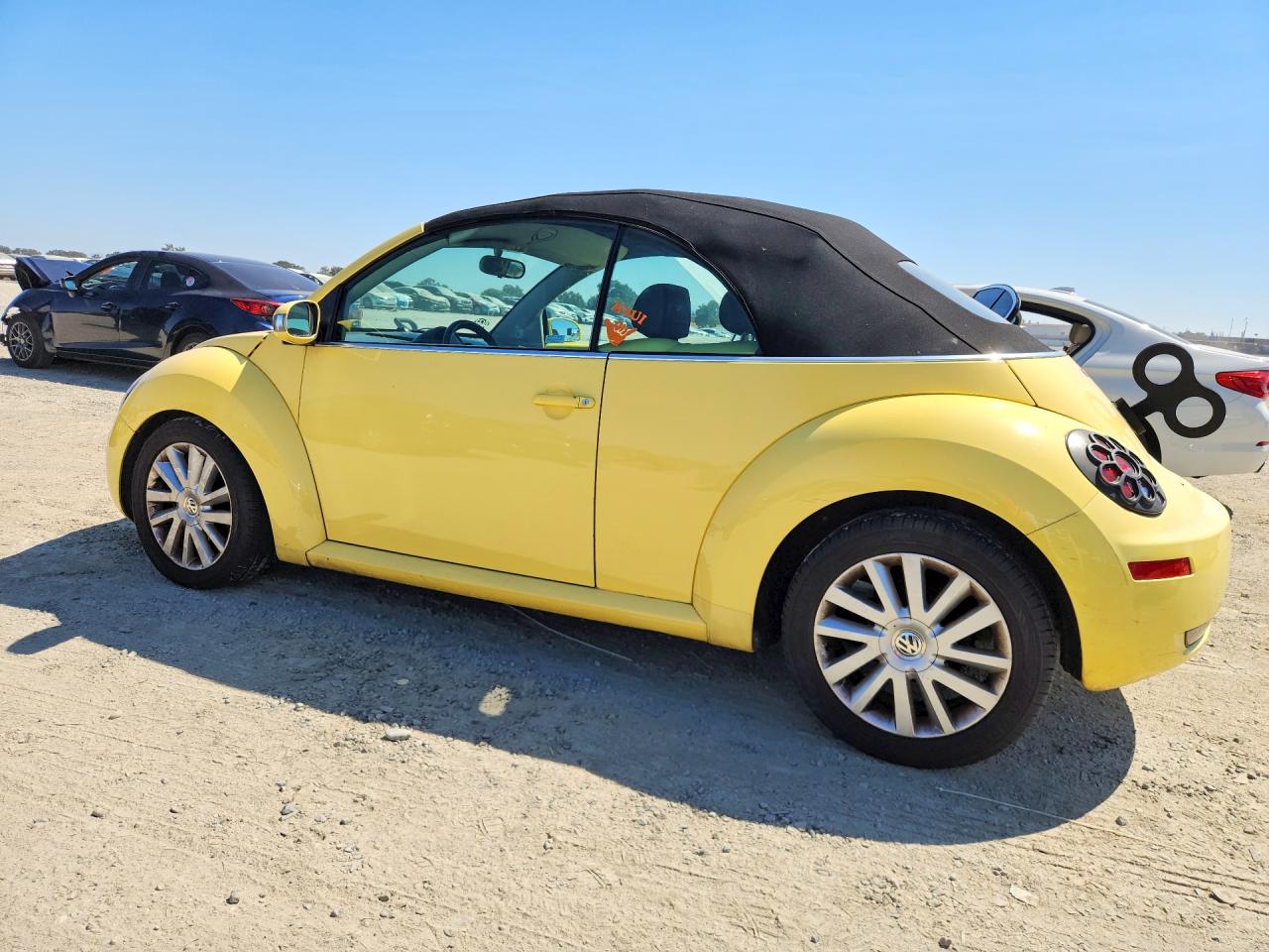2008 Volkswagen New Beetle Convertible Se Yellow vin: 3VWRG31Y08M415804