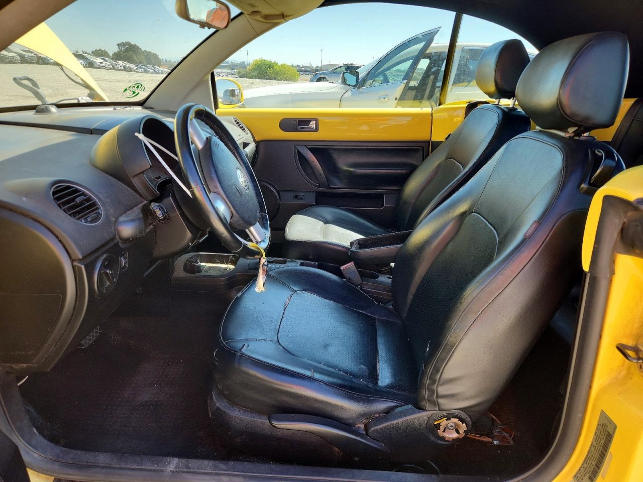 2008 Volkswagen New Beetle Convertible Se Yellow vin: 3VWRG31Y08M415804