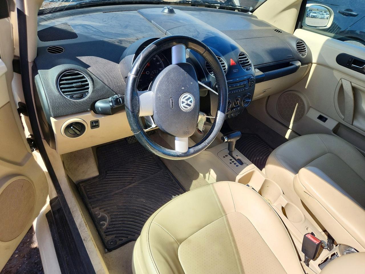 2008 Volkswagen New Beetle Convertible Se Кремовый vin: 3VWRG31Y18M417092
