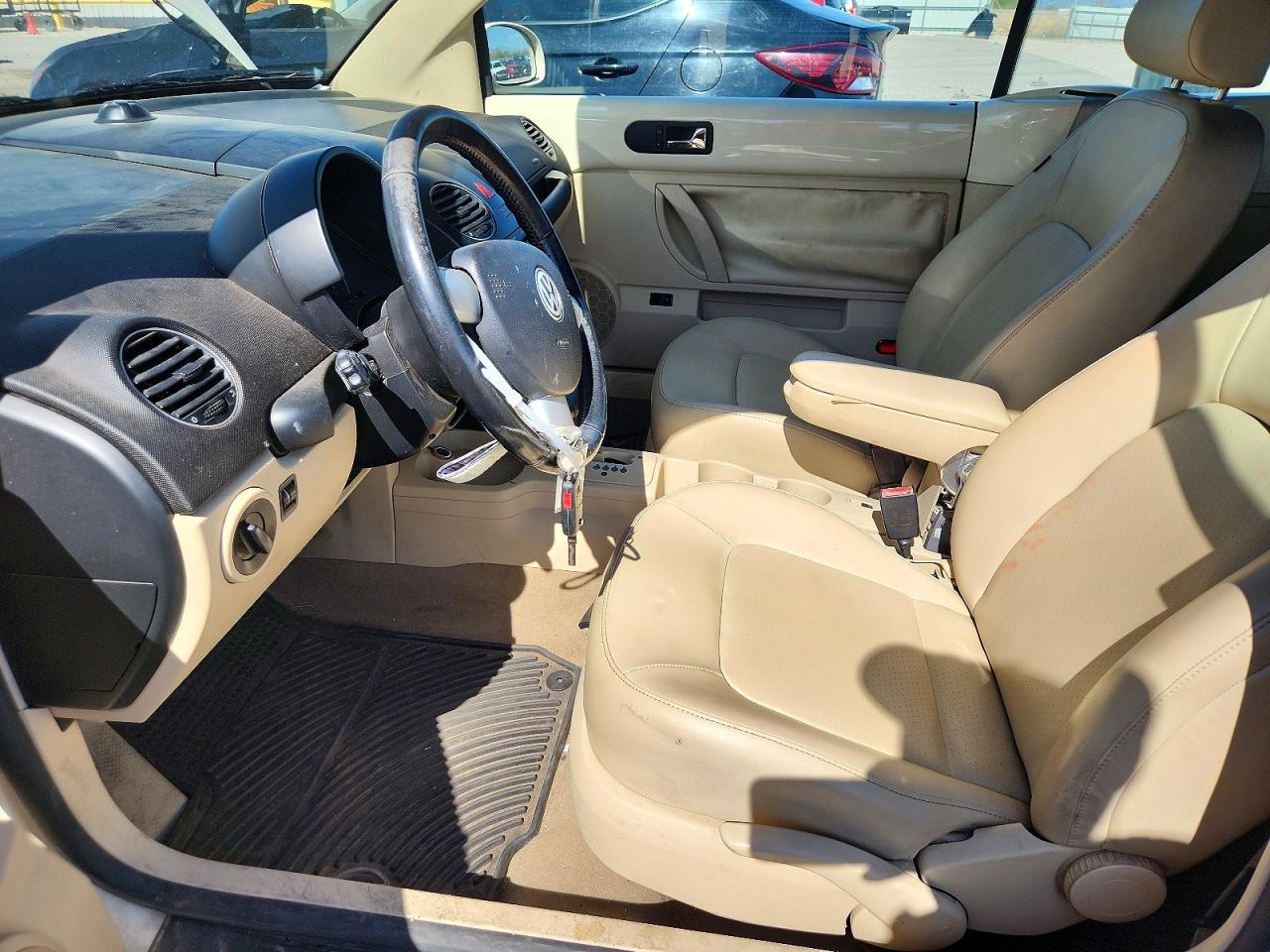 2008 Volkswagen New Beetle Convertible Se Кремовый vin: 3VWRG31Y18M417092