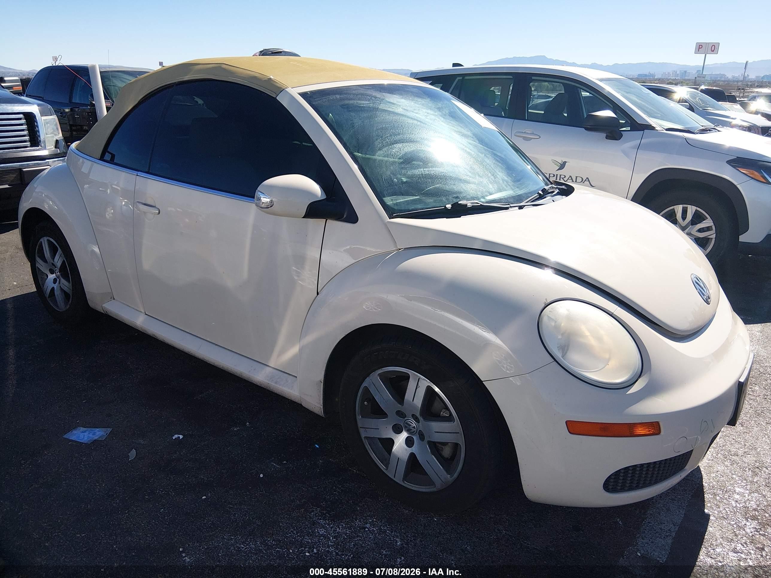 2006 Volkswagen New Beetle 2.5 Tan vin: 3VWRG31Y46M324581