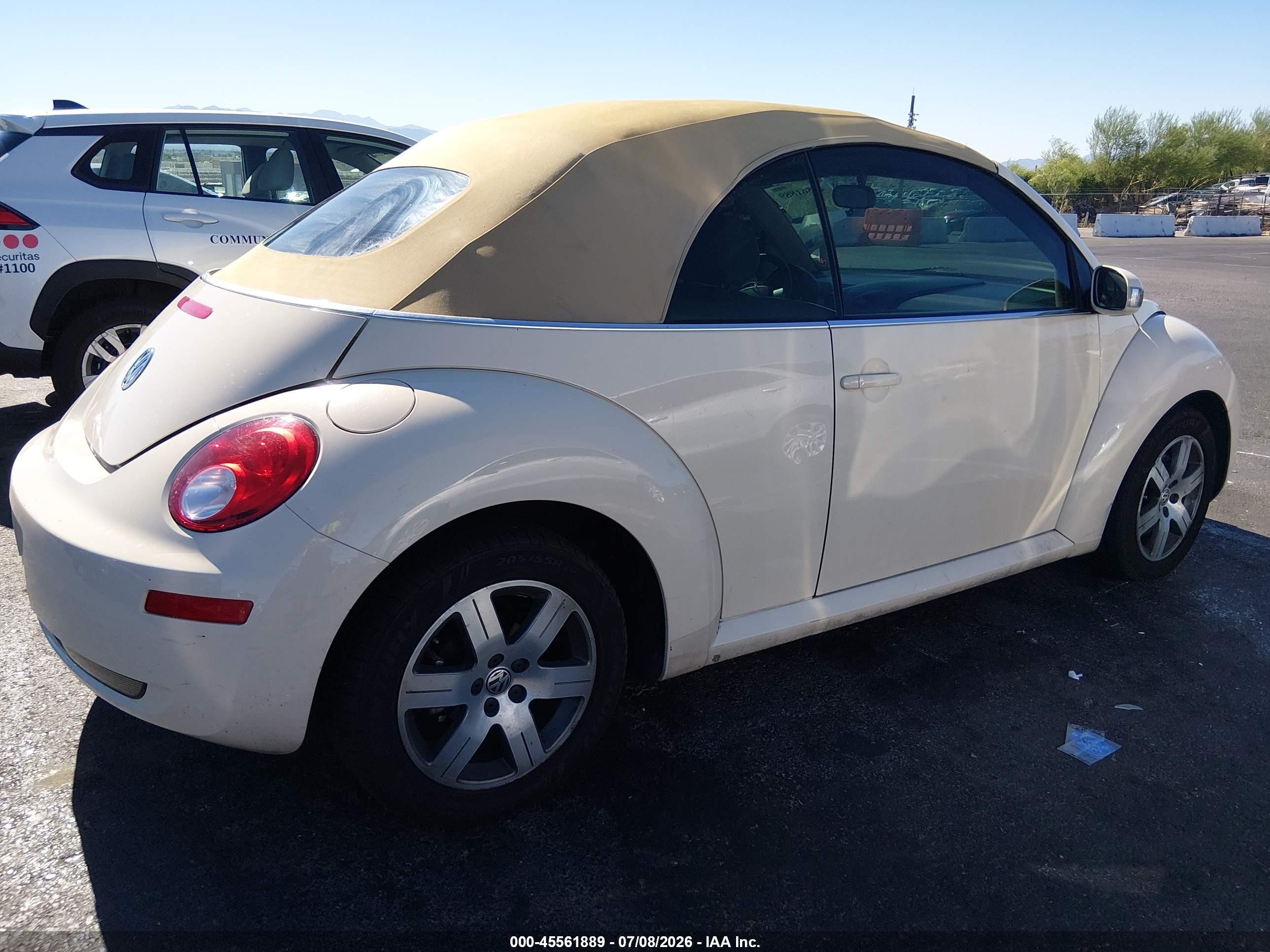 2006 Volkswagen New Beetle 2.5 Tan vin: 3VWRG31Y46M324581