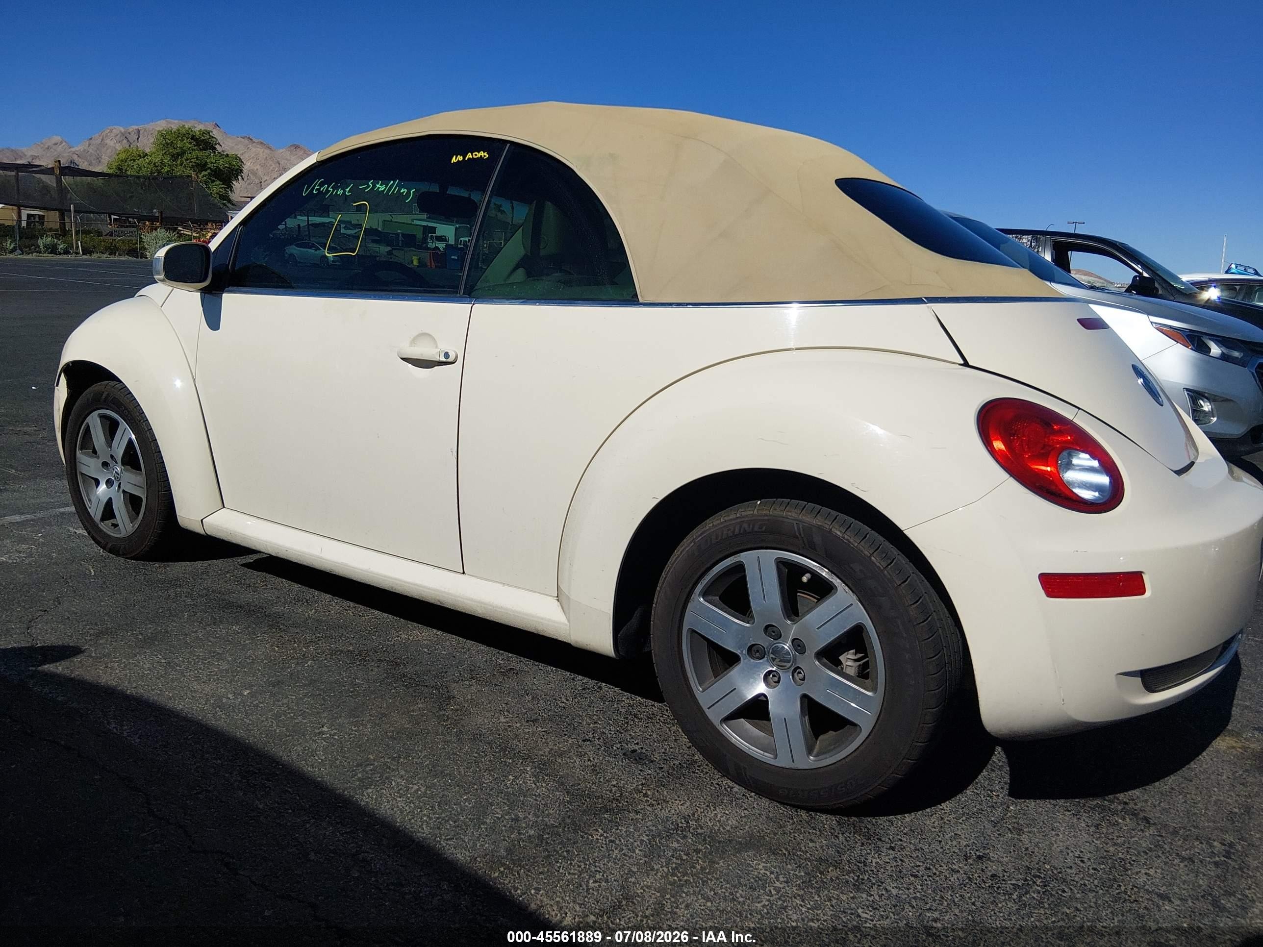 2006 Volkswagen New Beetle 2.5 Tan vin: 3VWRG31Y46M324581