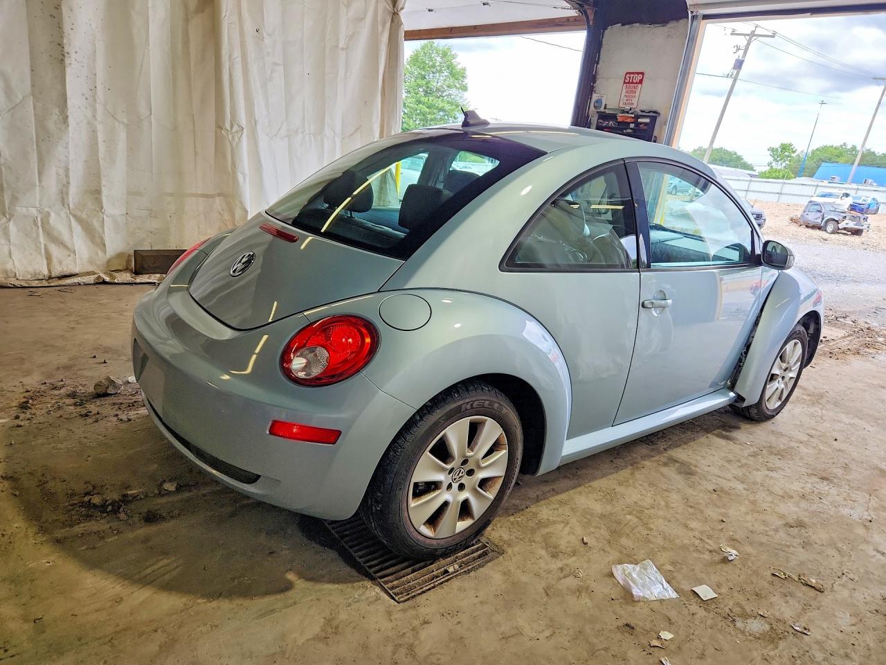 2010 Volkswagen New Beetle Blue vin: 3VWRG3AG1AM014355