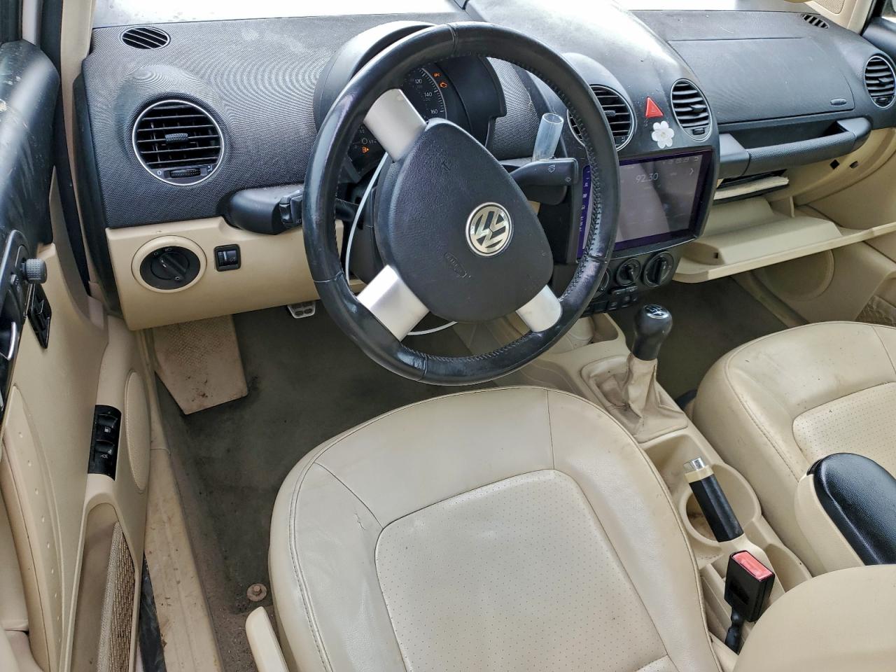 2010 Volkswagen New Beetle White vin: 3VWRG3AG2AM022822
