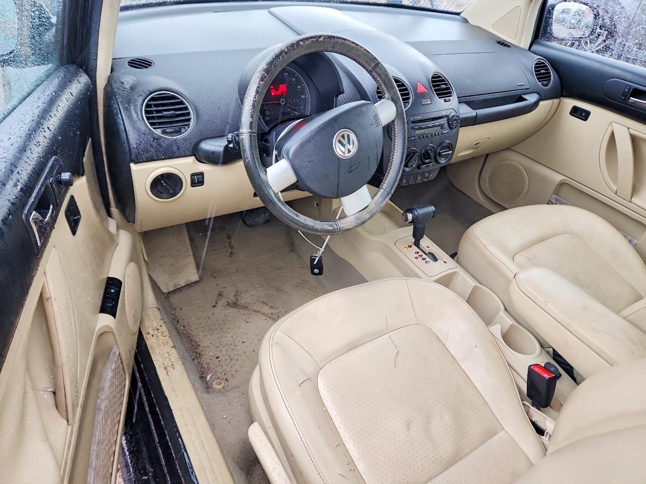 2010 Volkswagen New Beetle Черный vin: 3VWRG3AG5AM033670