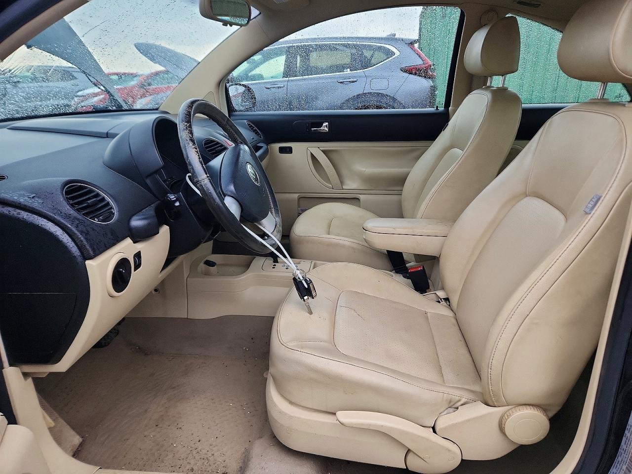2010 Volkswagen New Beetle Черный vin: 3VWRG3AG5AM033670