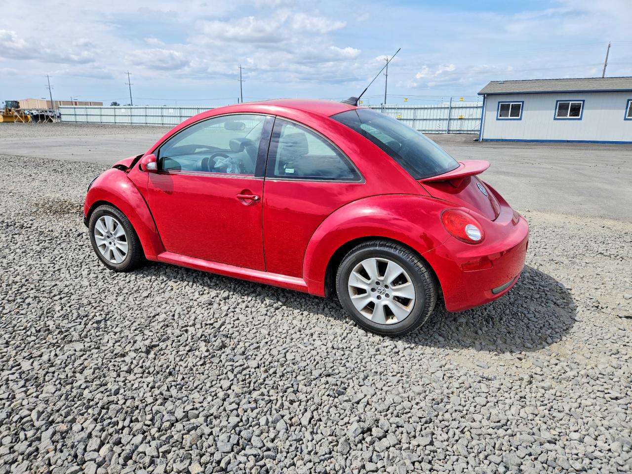 2010 Volkswagen New Beetle Red vin: 3VWRG3AG7AM013372