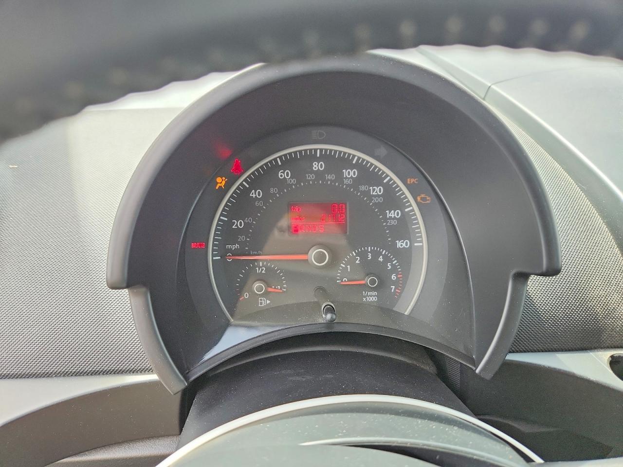 2010 Volkswagen New Beetle Red vin: 3VWRG3AG7AM013372