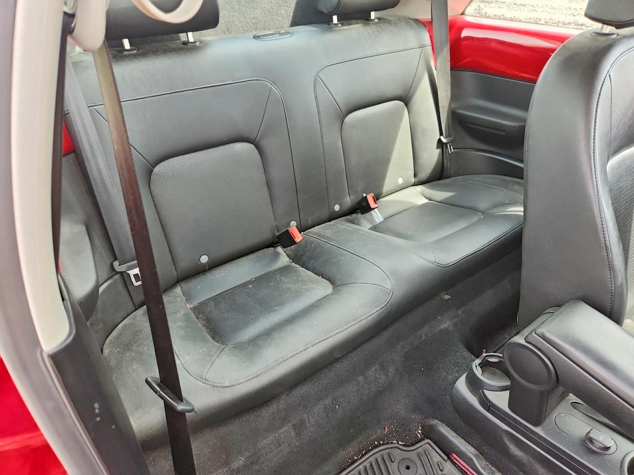 2010 Volkswagen New Beetle Red vin: 3VWRG3AG7AM013372