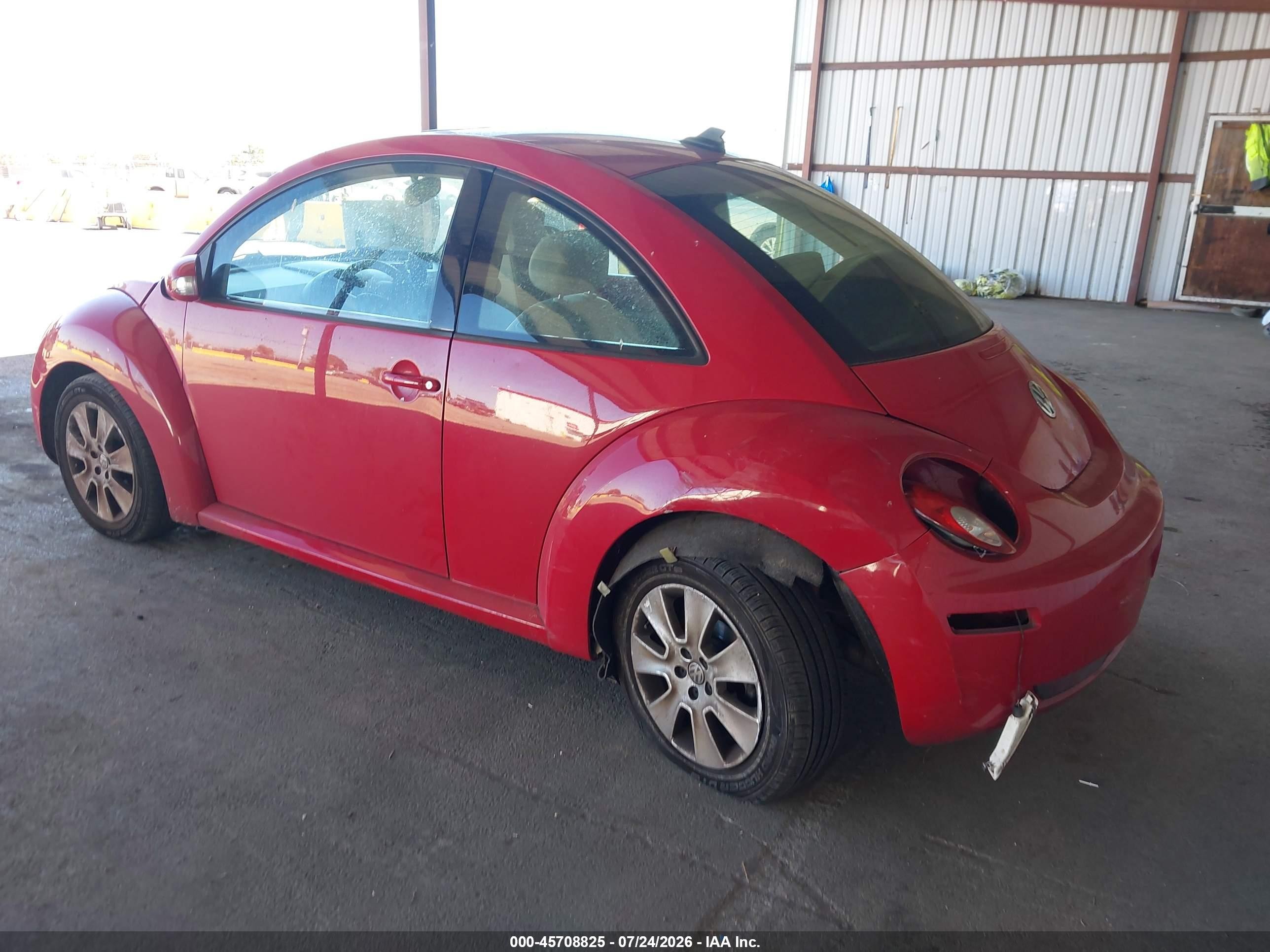 2010 Volkswagen New Beetle 2.5l Red vin: 3VWRG3AG8AM022985