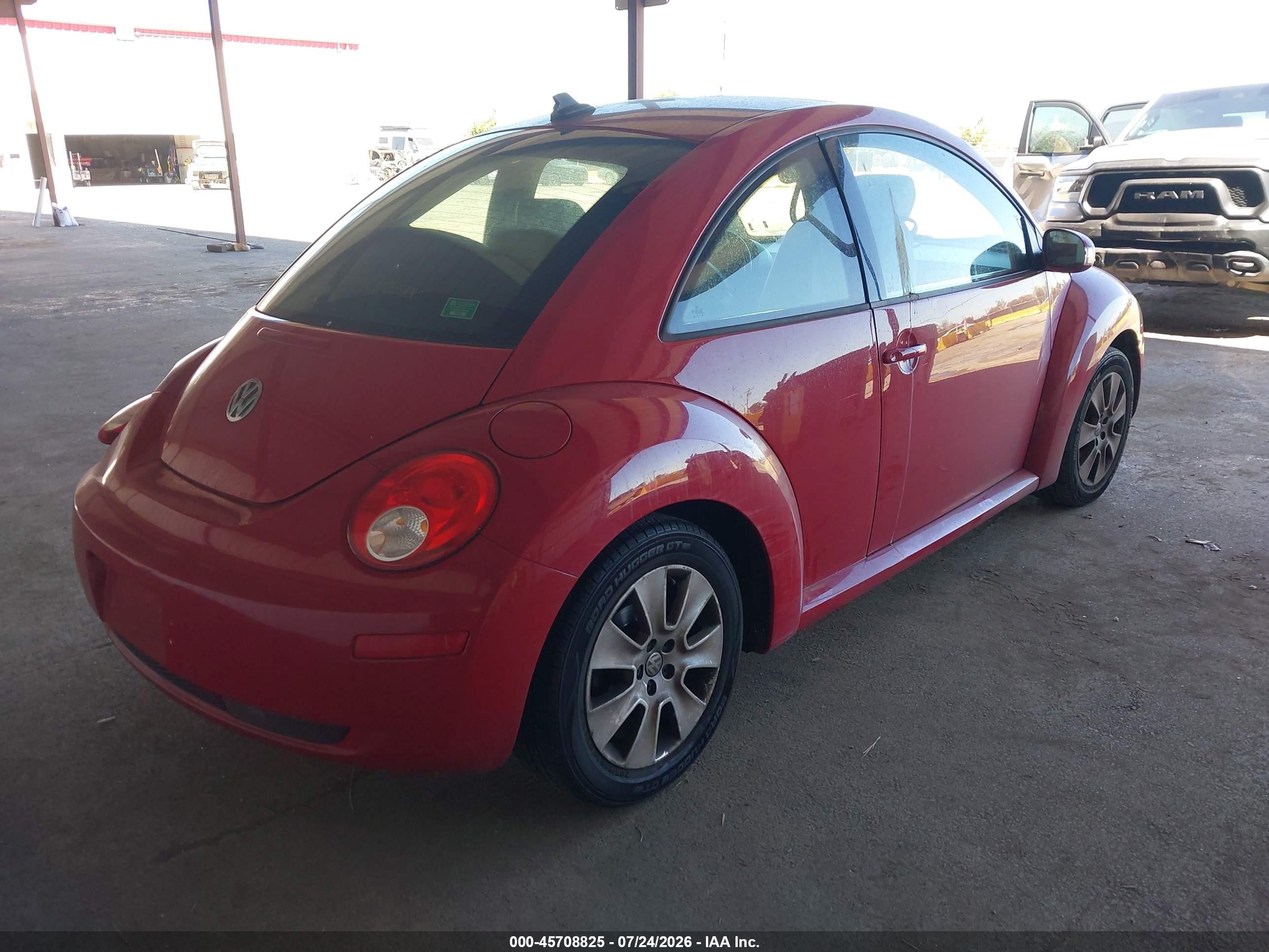 2010 Volkswagen New Beetle 2.5l Red vin: 3VWRG3AG8AM022985