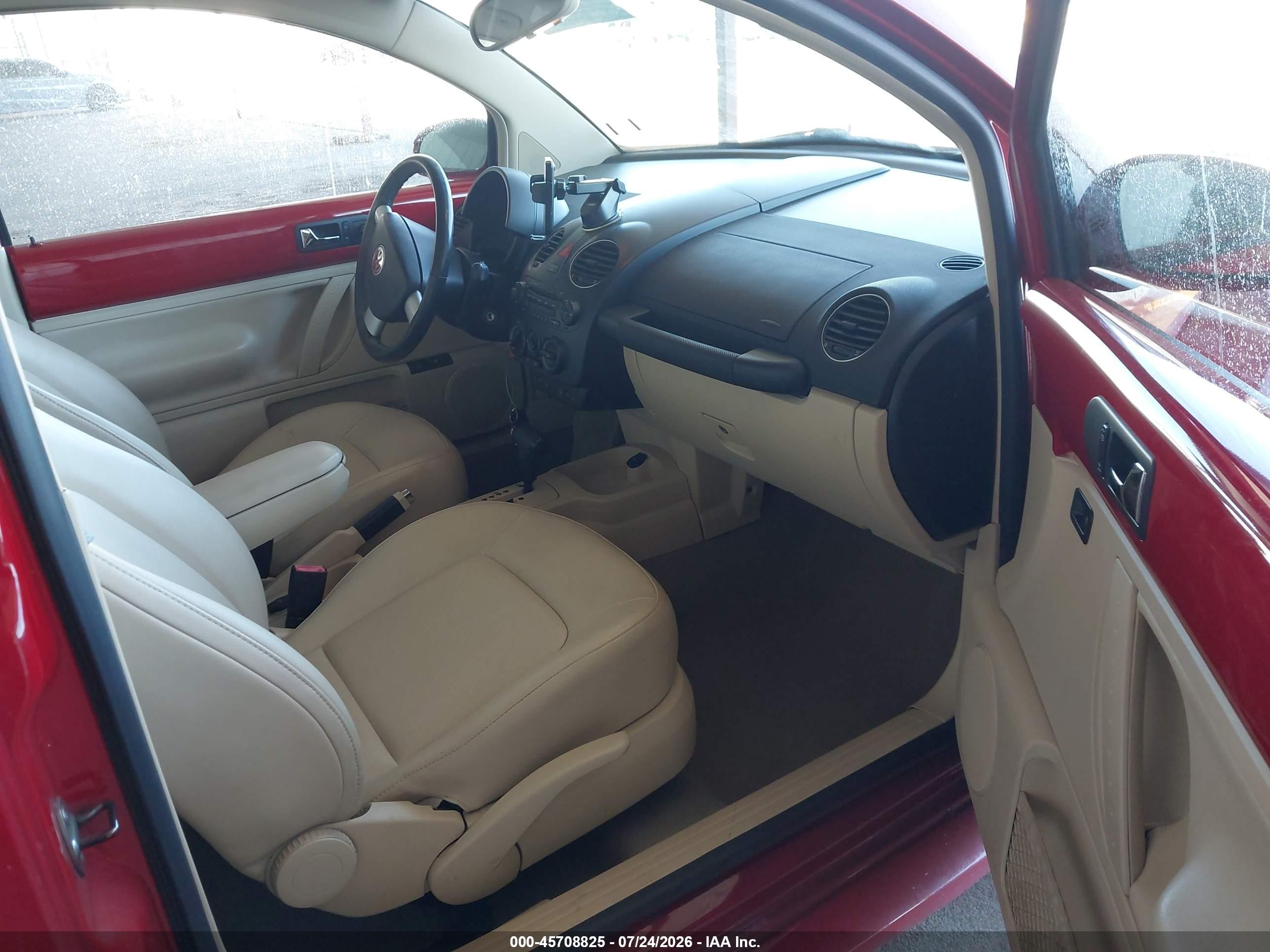 2010 Volkswagen New Beetle 2.5l Red vin: 3VWRG3AG8AM022985