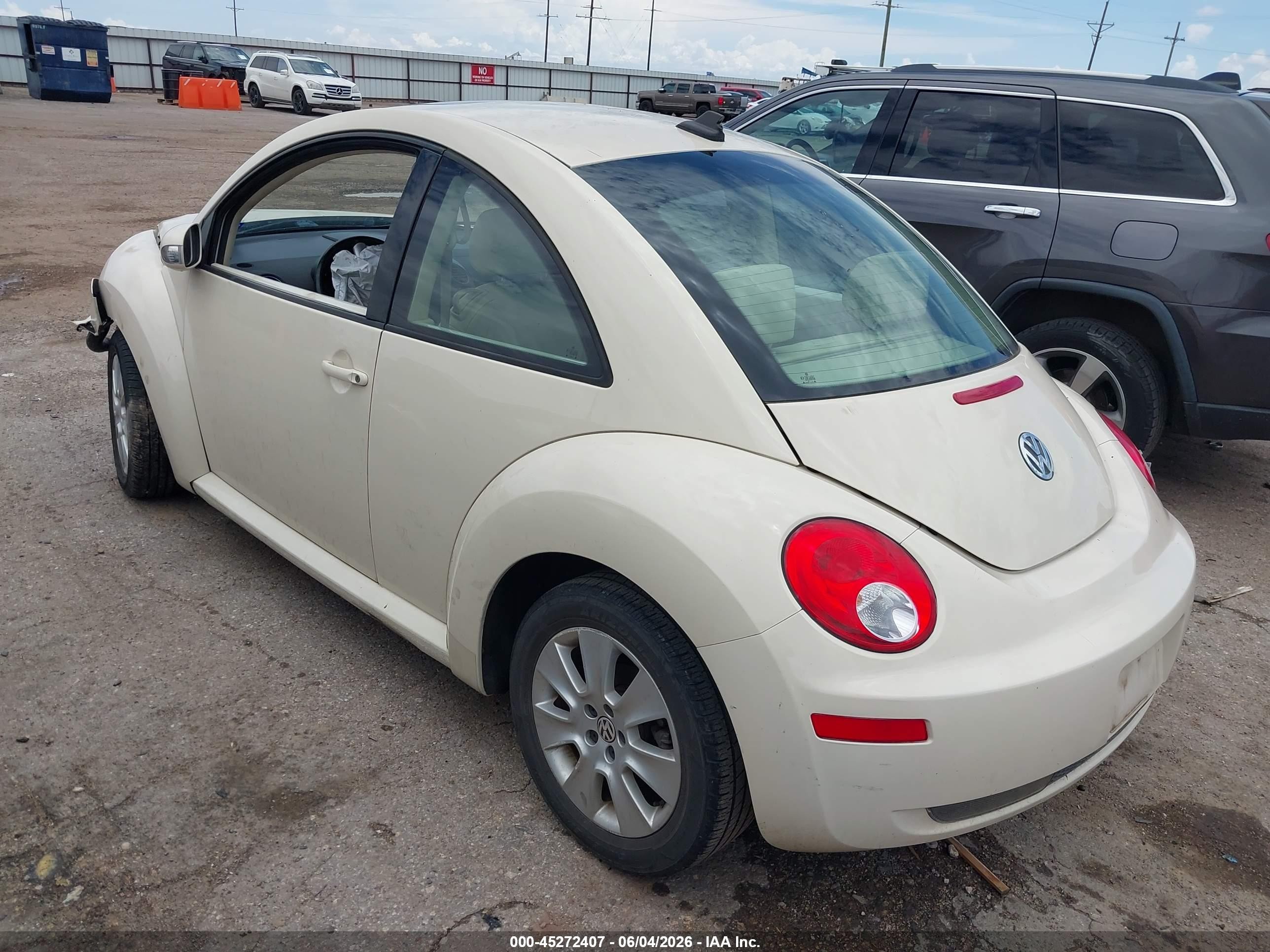 2010 Volkswagen New Beetle 2.5l Cream vin: 3VWRG3AG9AM034174