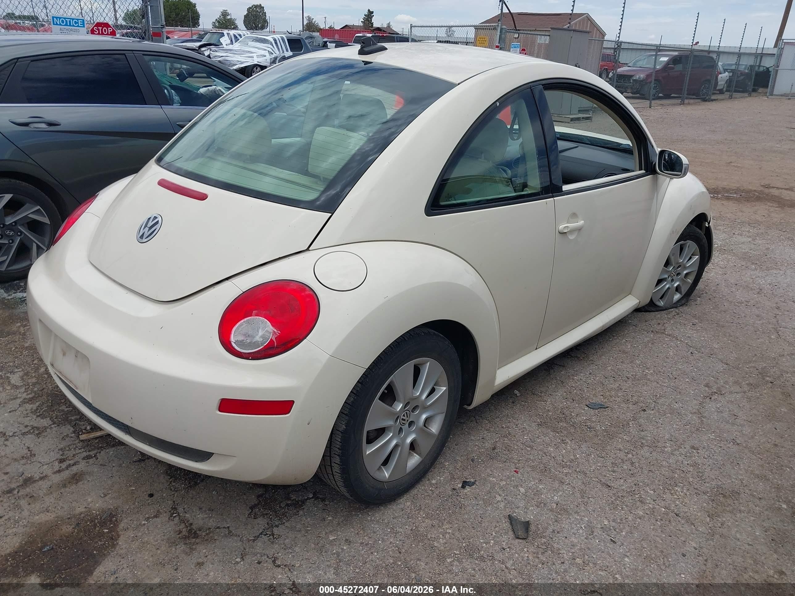 2010 Volkswagen New Beetle 2.5l Cream vin: 3VWRG3AG9AM034174