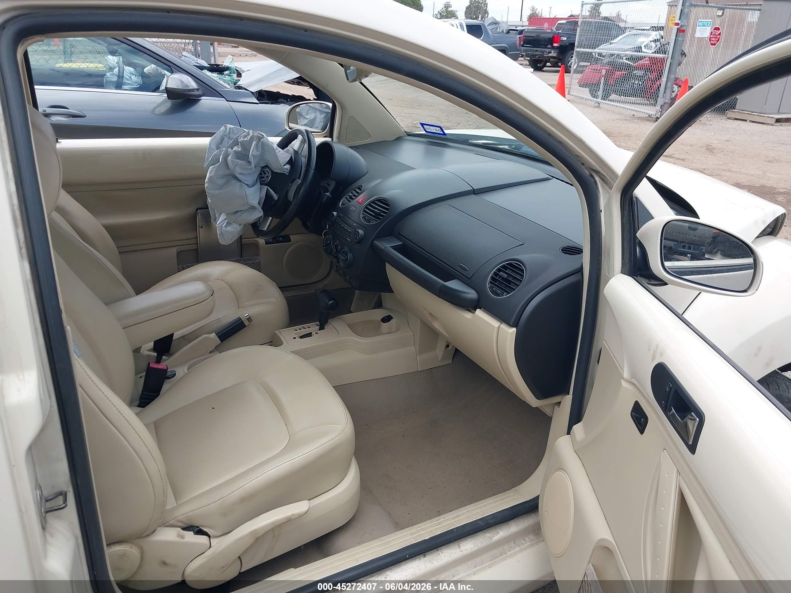 2010 Volkswagen New Beetle 2.5l Cream vin: 3VWRG3AG9AM034174