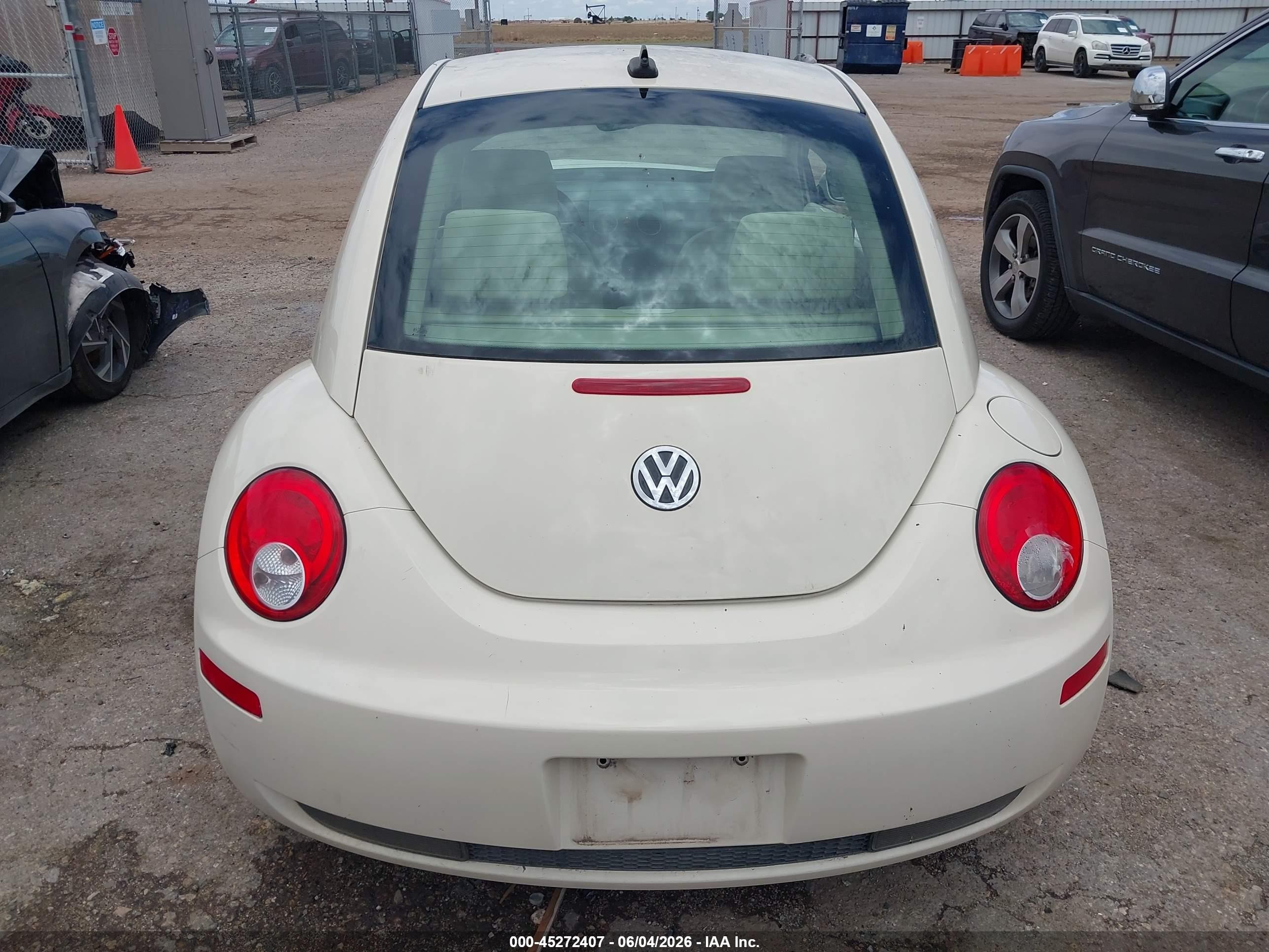 2010 Volkswagen New Beetle 2.5l Cream vin: 3VWRG3AG9AM034174