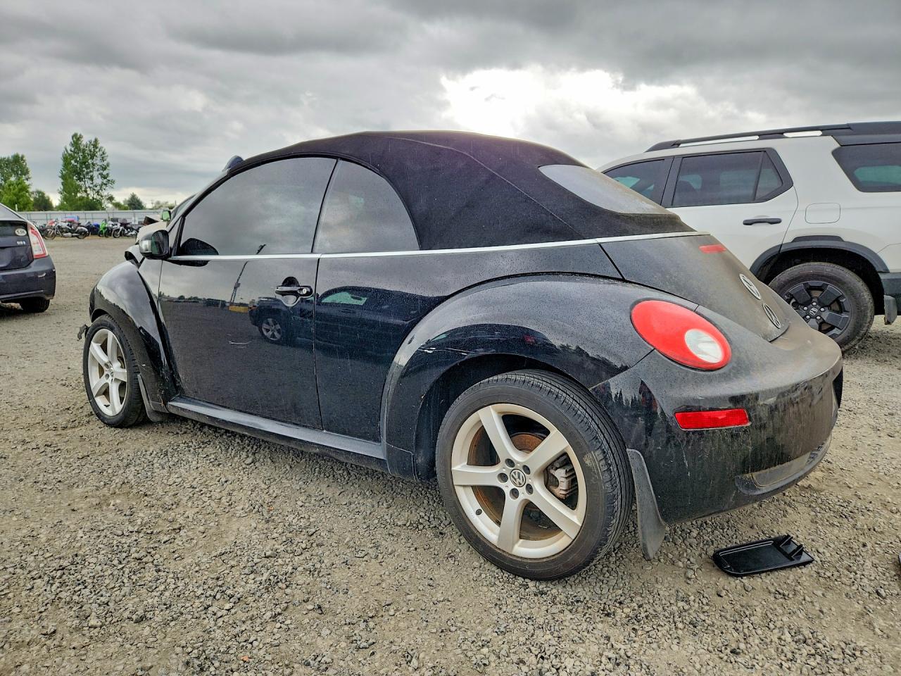 2010 Volkswagen New Beetle Black vin: 3VWRG3AL2AM006715