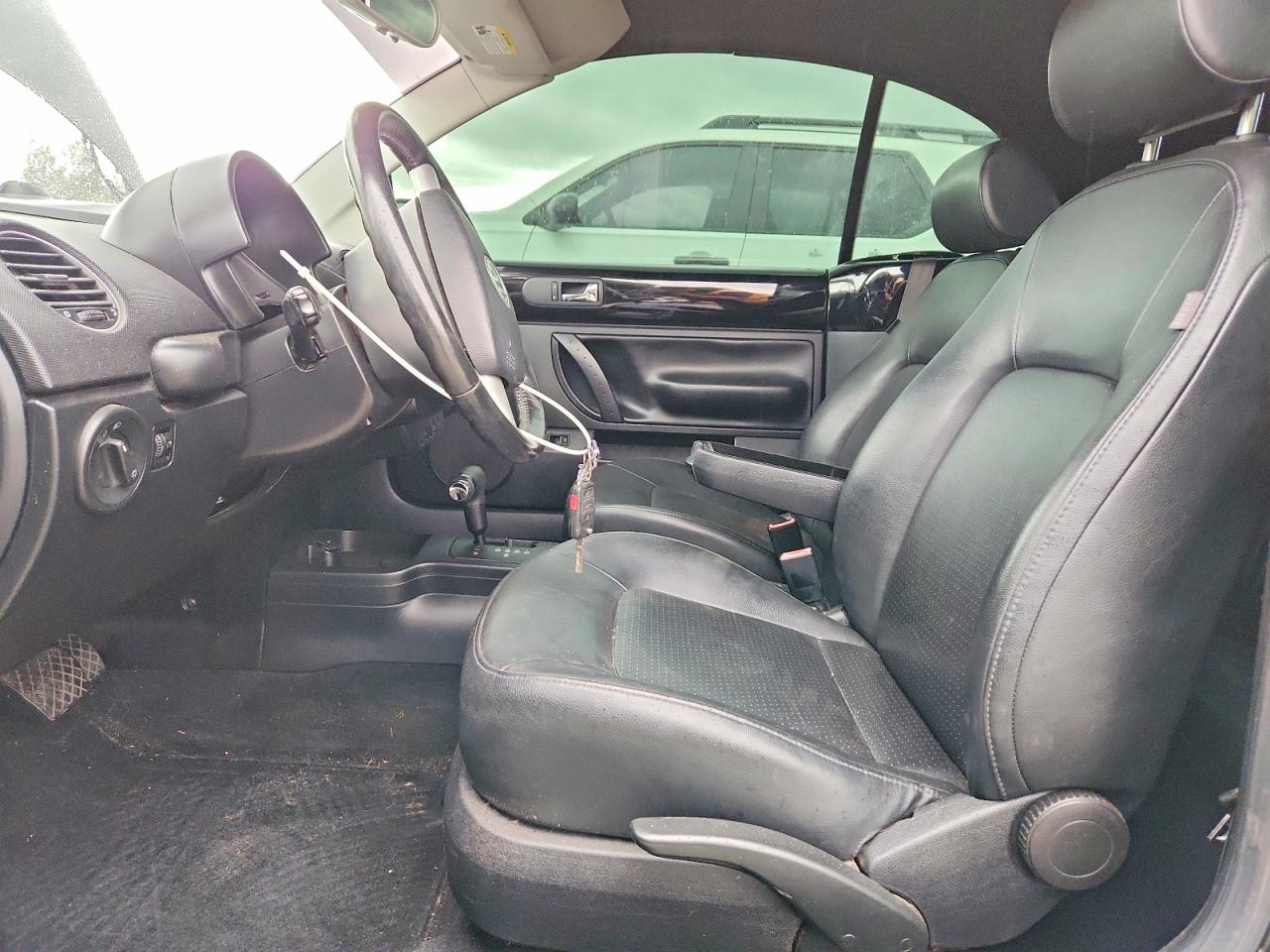 2010 Volkswagen New Beetle Black vin: 3VWRG3AL2AM006715