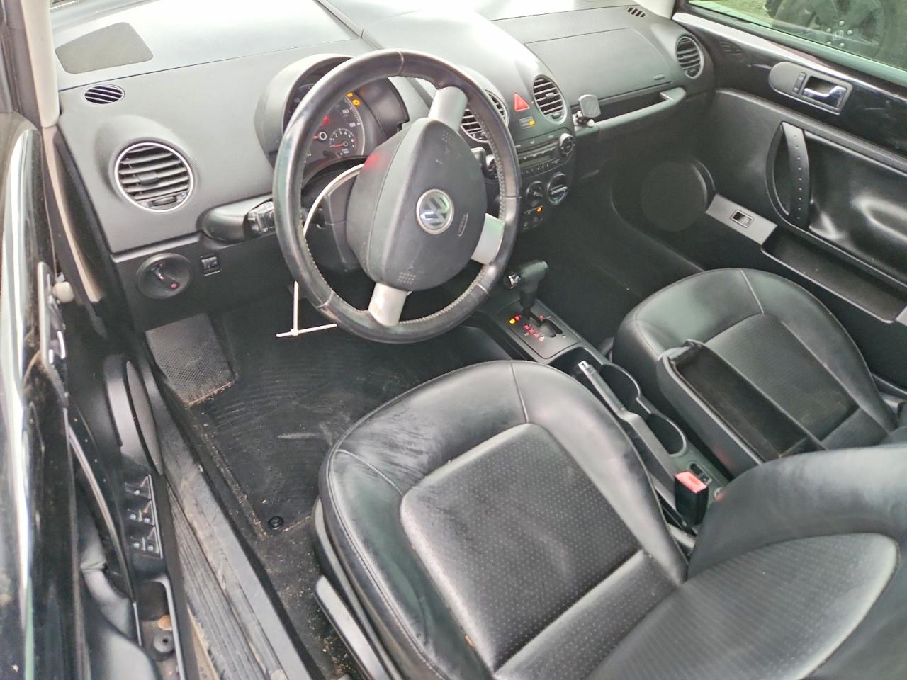 2010 Volkswagen New Beetle Black vin: 3VWRG3AL2AM006715