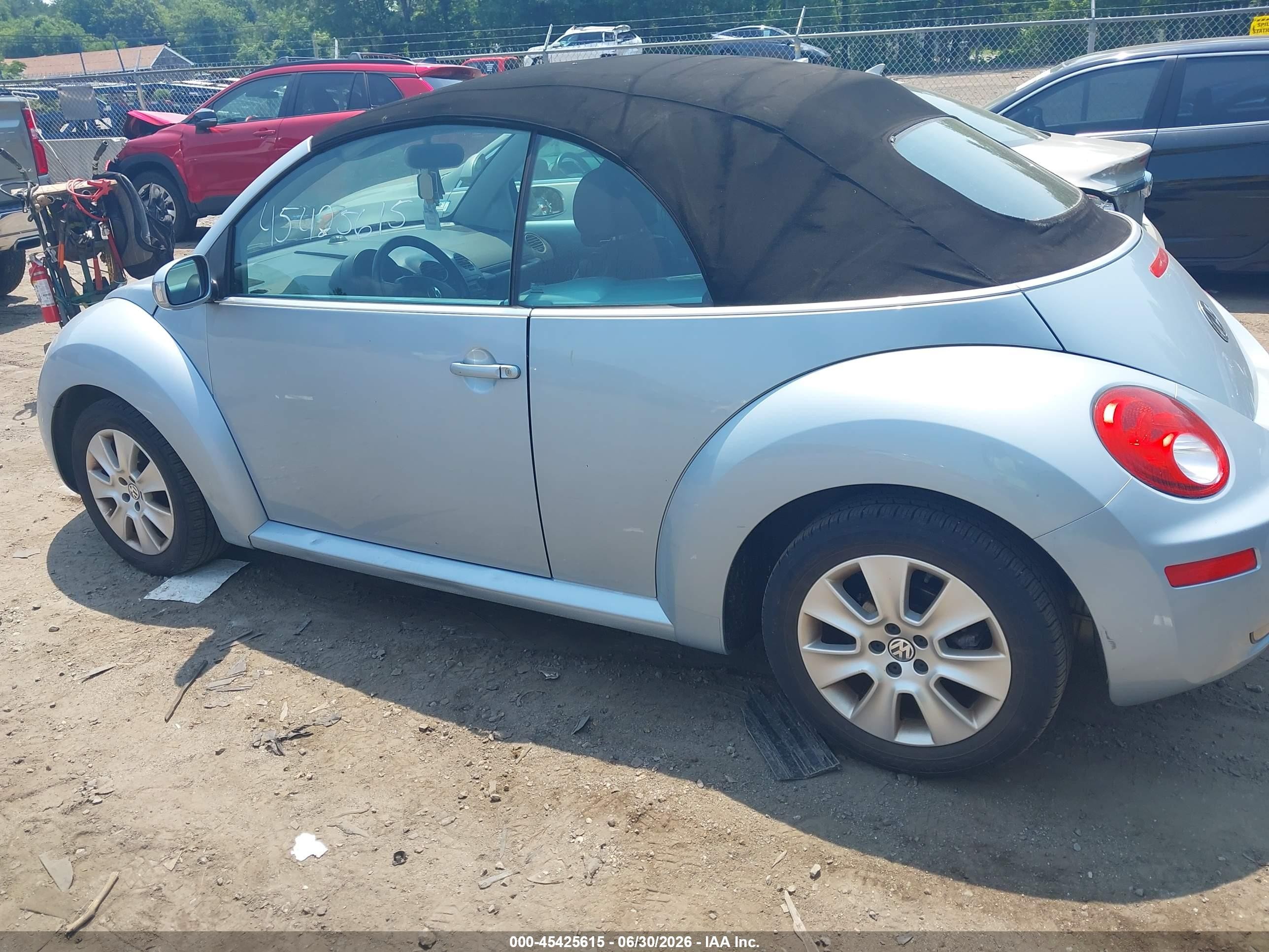 2010 Volkswagen New Beetle 2.5l Light Blue vin: 3VWRG3AL3AM002978