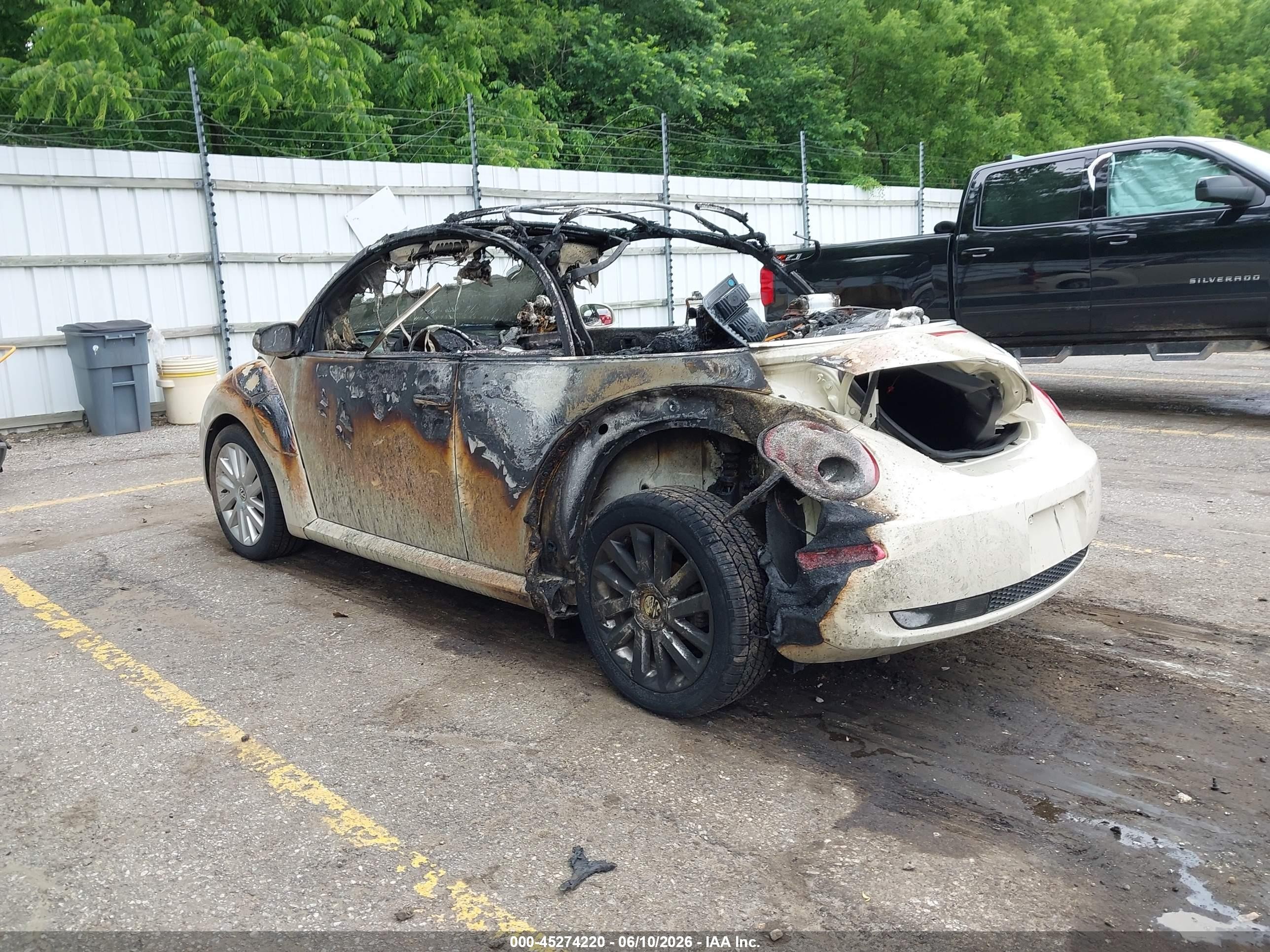 2010 Volkswagen New Beetle 2.5l Желтый vin: 3VWRG3AL7AM009951
