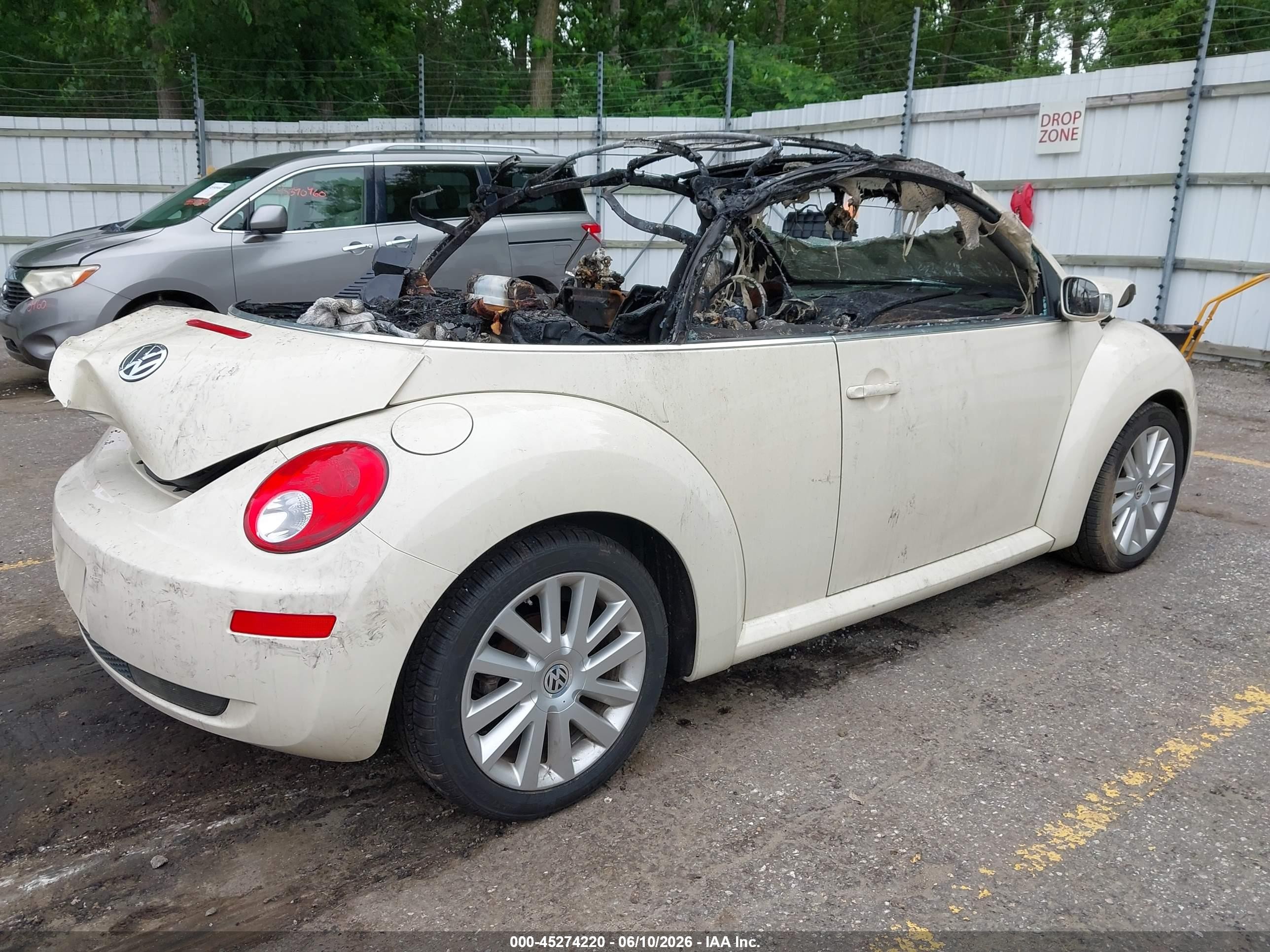 2010 Volkswagen New Beetle 2.5l Желтый vin: 3VWRG3AL7AM009951