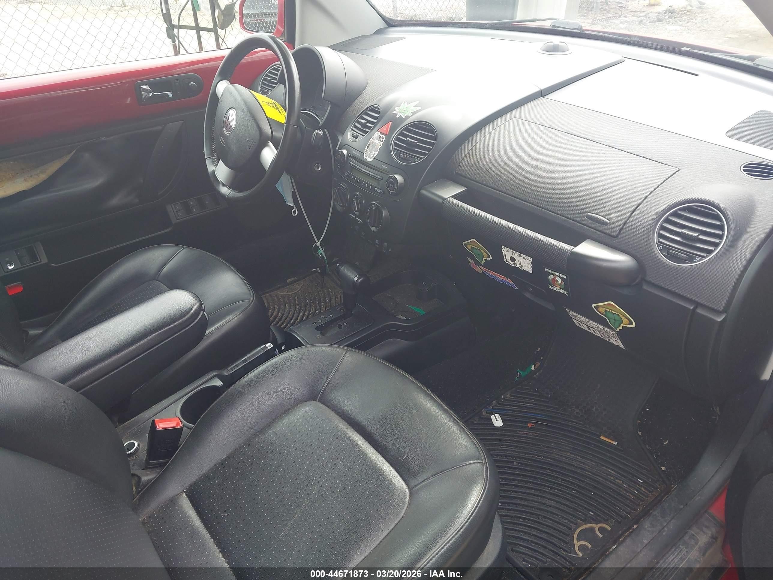 2010 Volkswagen New Beetle 2.5l Красный vin: 3VWRG3AL8AM010364