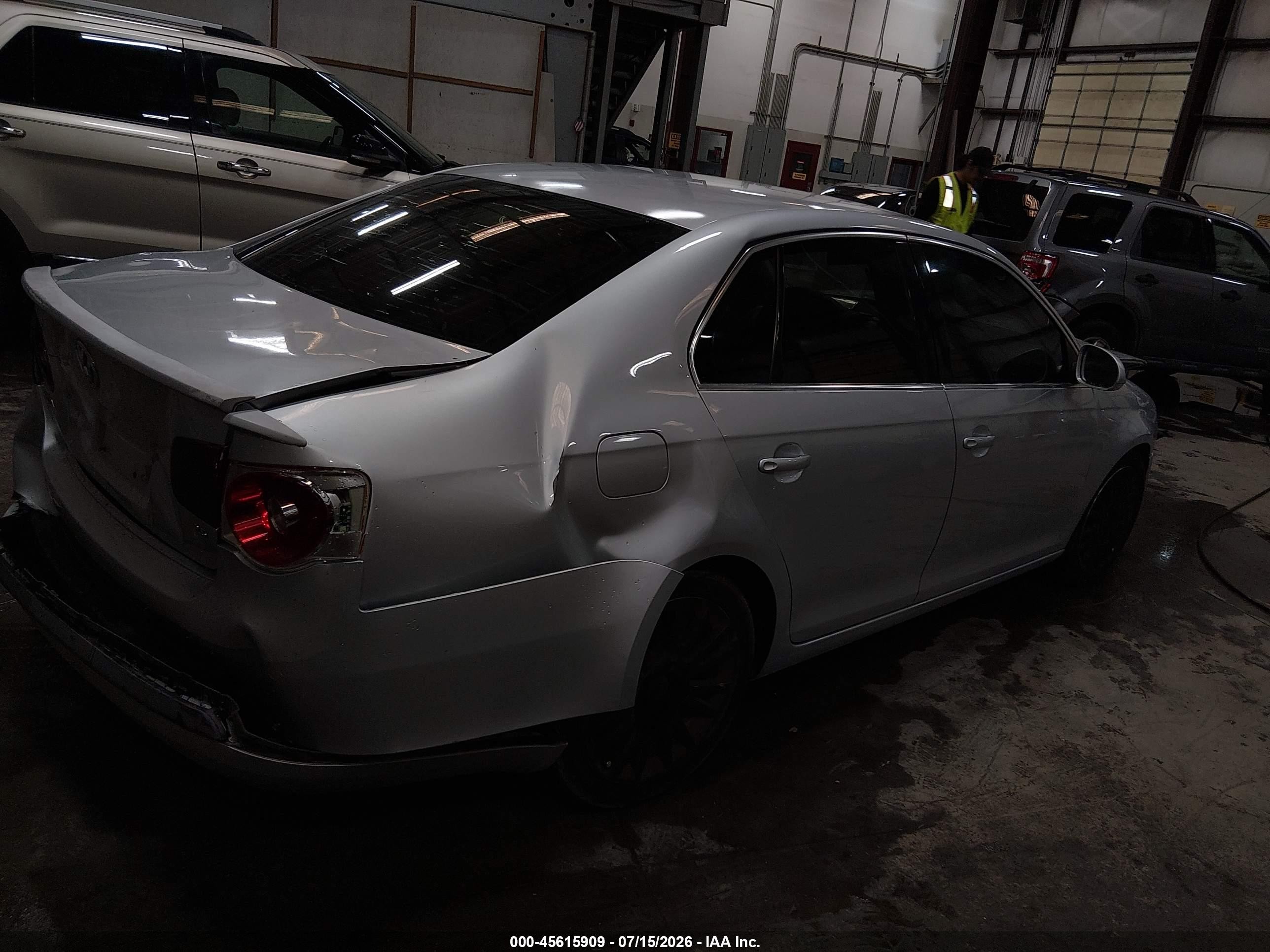 2006 Volkswagen Jetta 2.5 Серебряный vin: 3VWRG71K16M744933