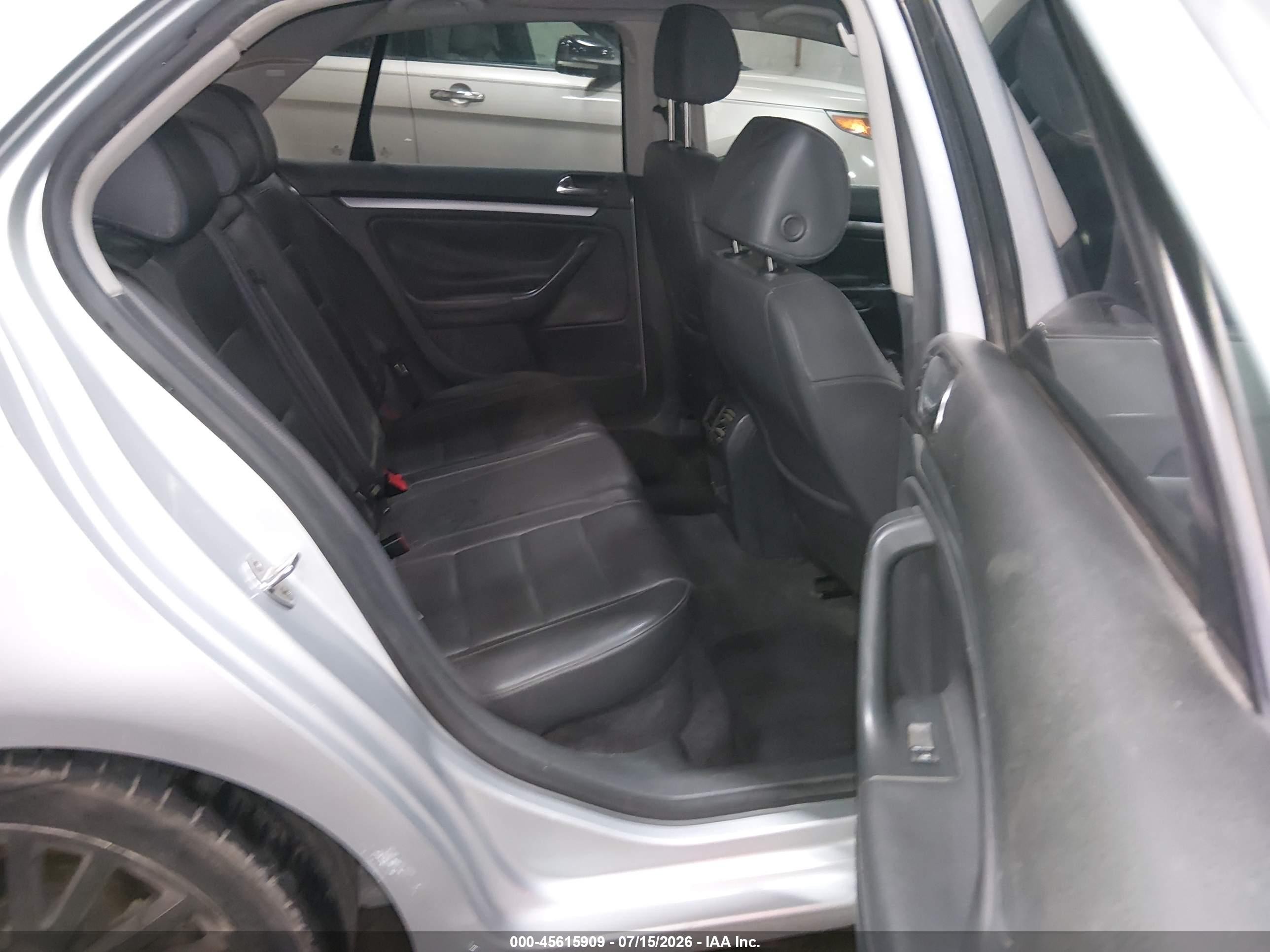 2006 Volkswagen Jetta 2.5 Серебряный vin: 3VWRG71K16M744933