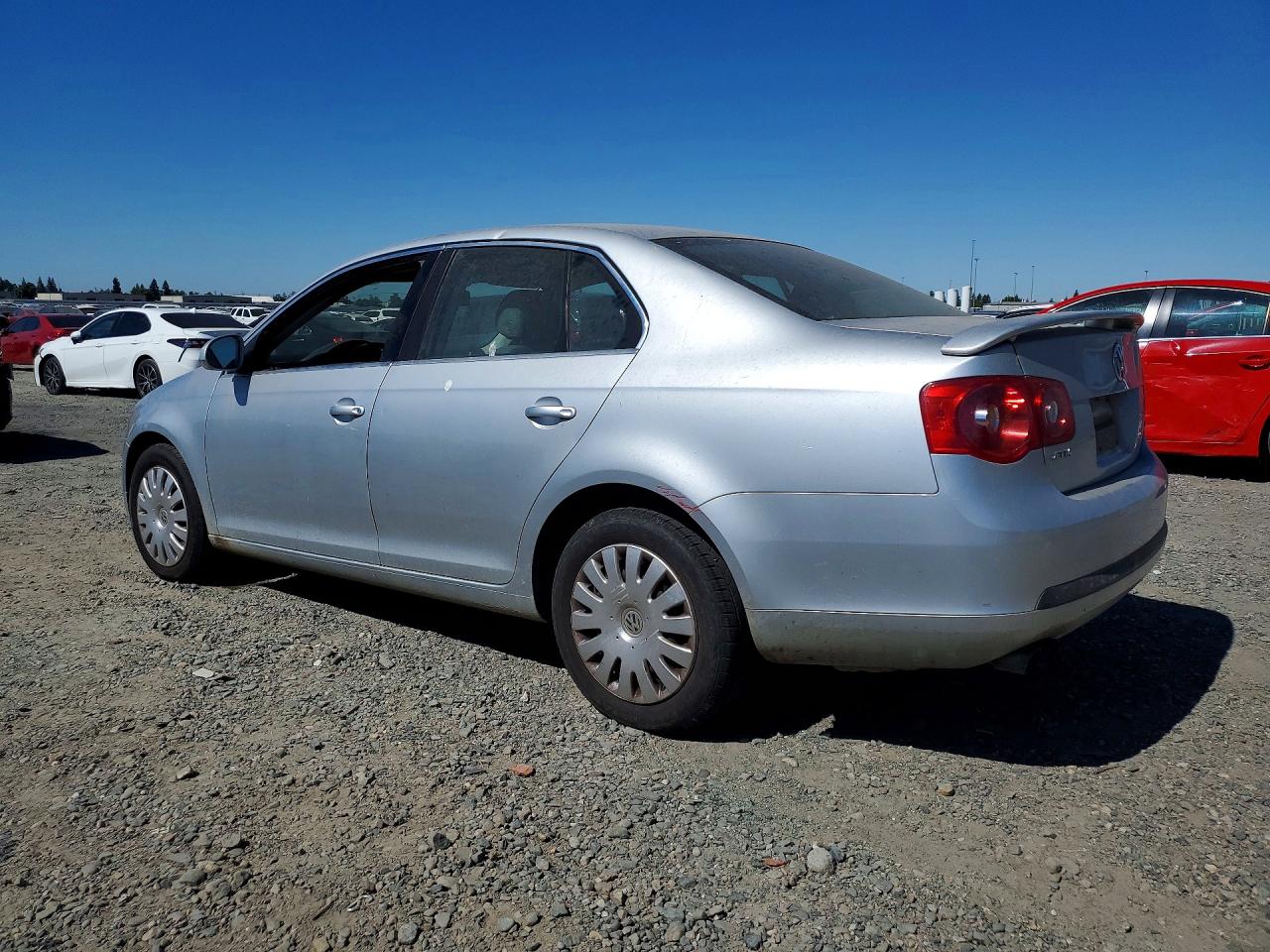 2005 Volkswagen New Jetta 2.5 Silver vin: 3VWRG71K45M647661