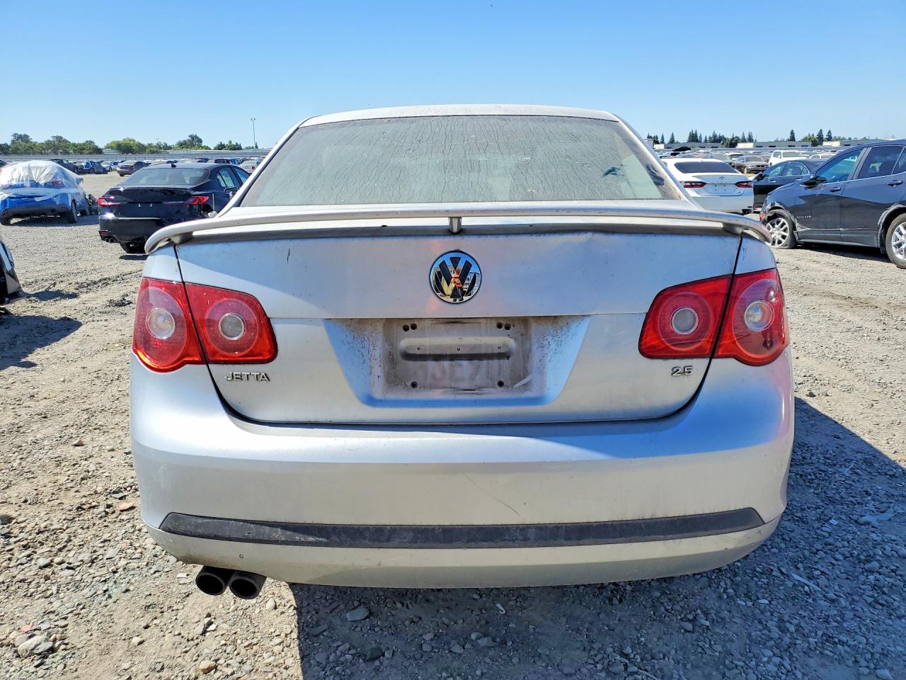 2005 Volkswagen New Jetta 2.5 Silver vin: 3VWRG71K45M647661